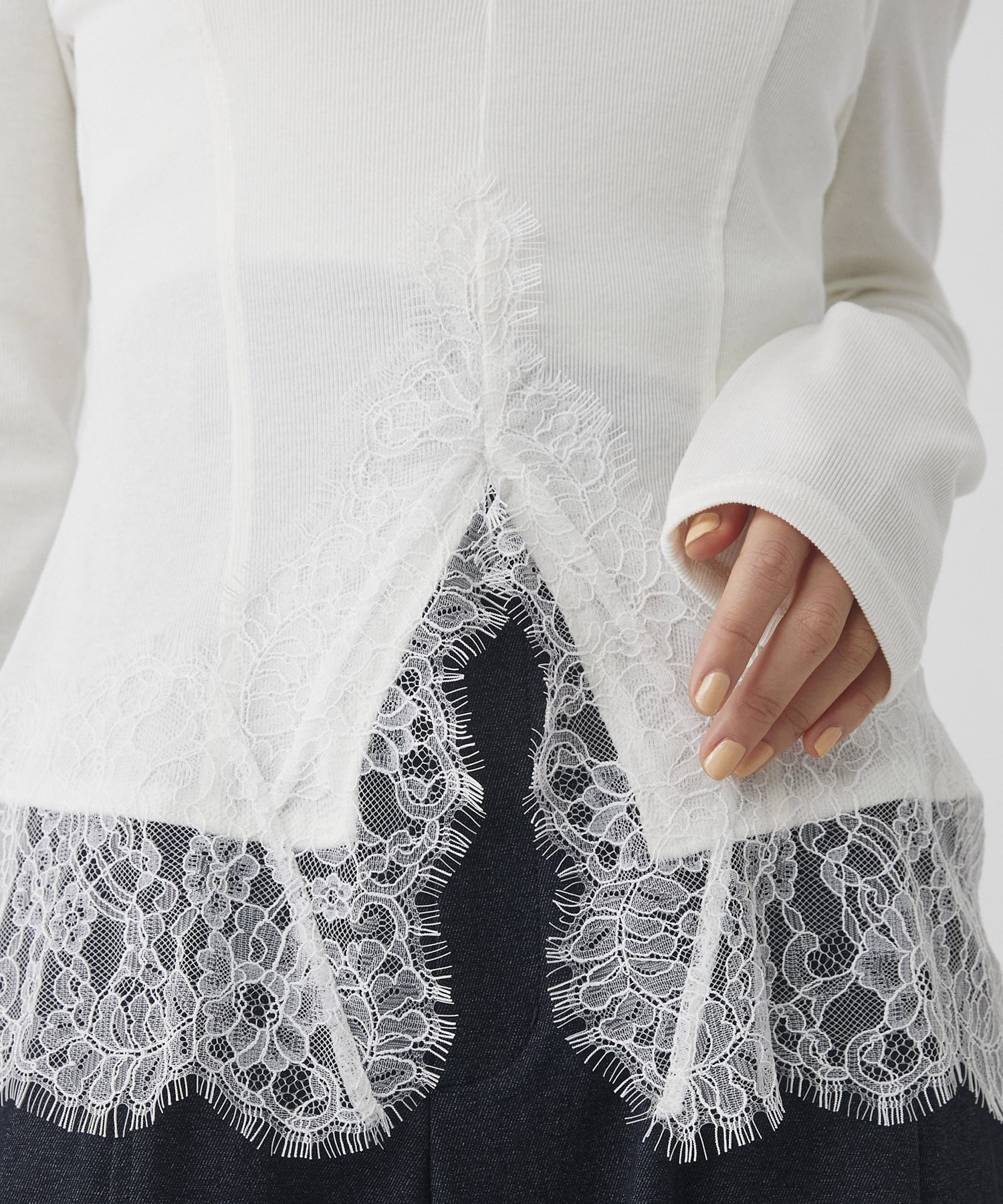 レースヘムスリットカットプルオーバー