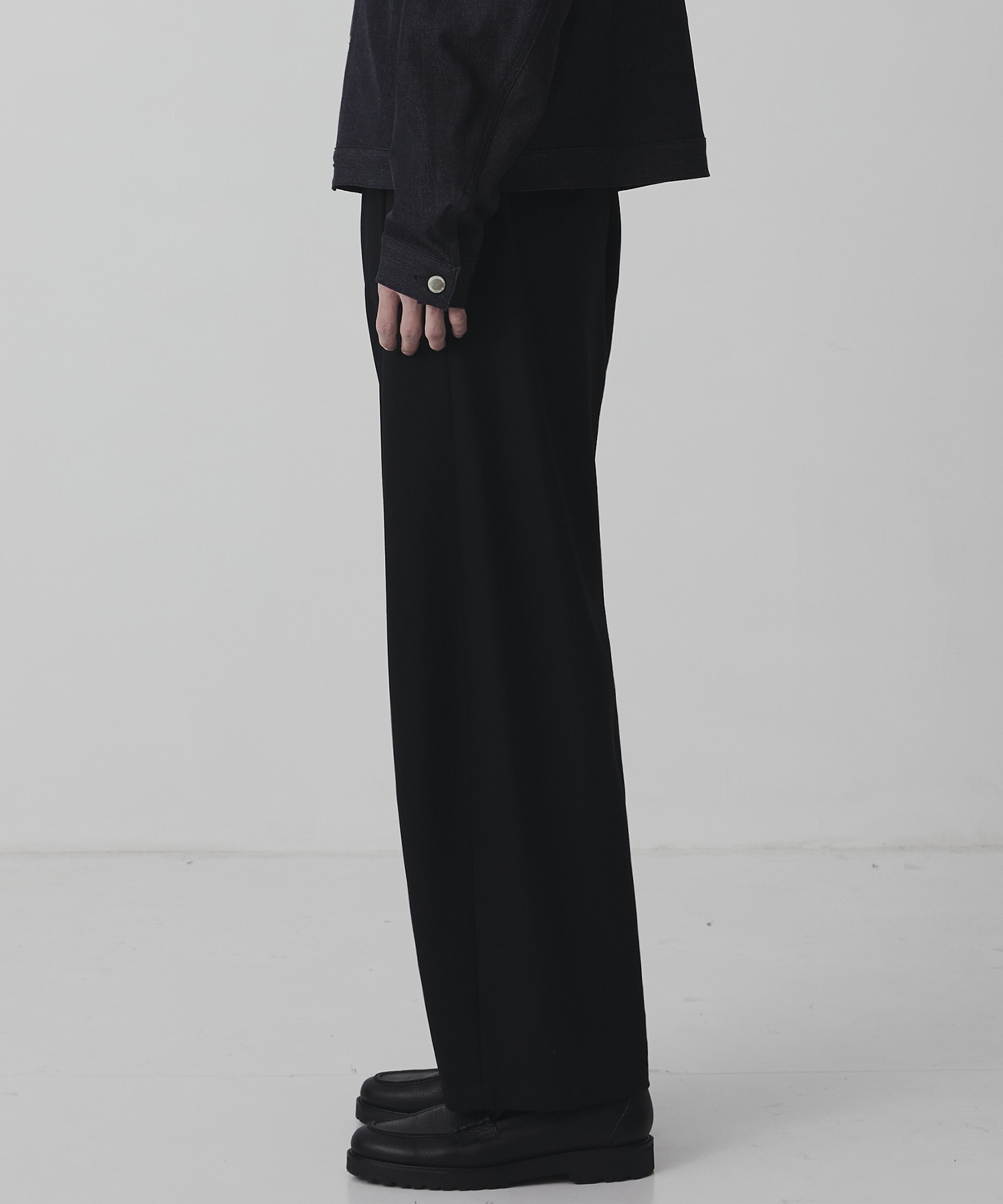 ハイツイスト バレルチノパンツ