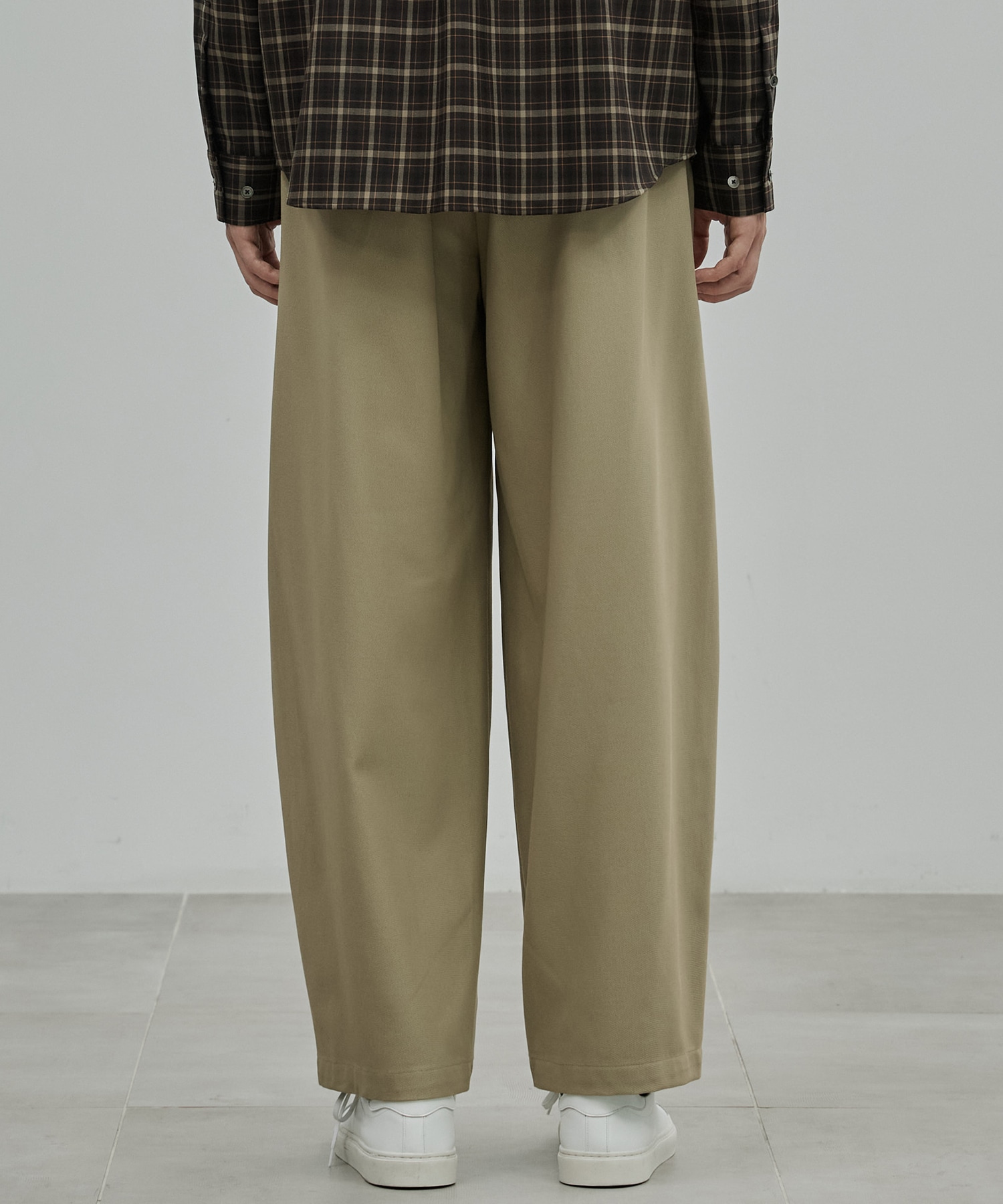 ハイツイスト バレルチノパンツ