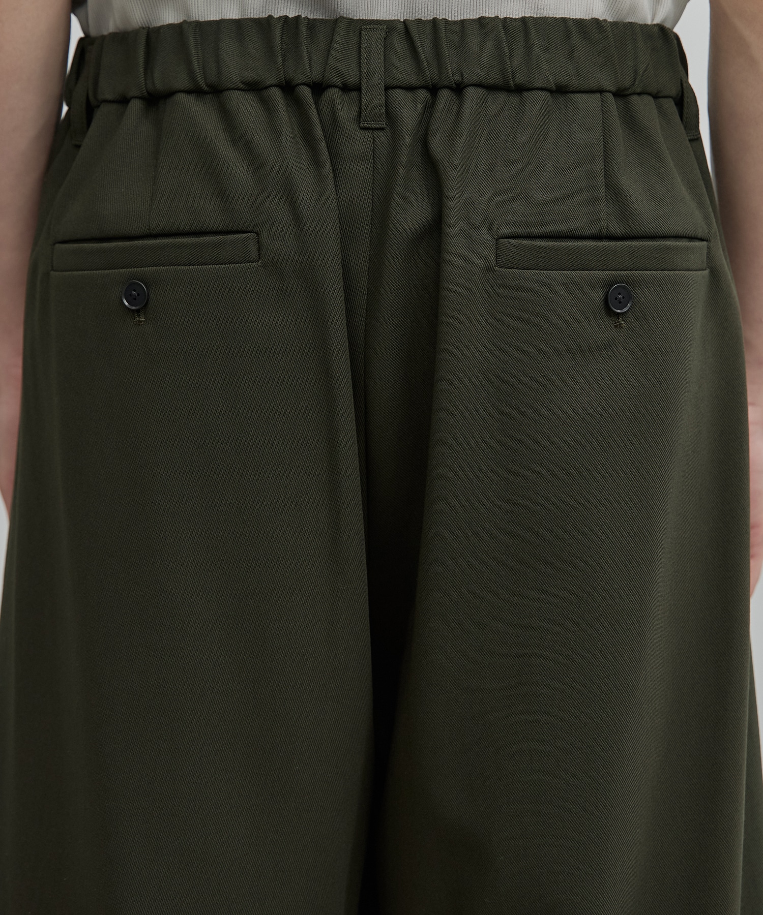 〈新発売〉ハイツイスト バレルチノパンツ
