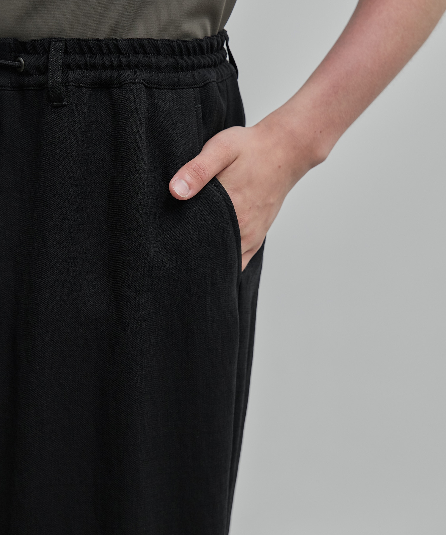 〈新発売〉MODERN SILK LINEN イージーパンツ