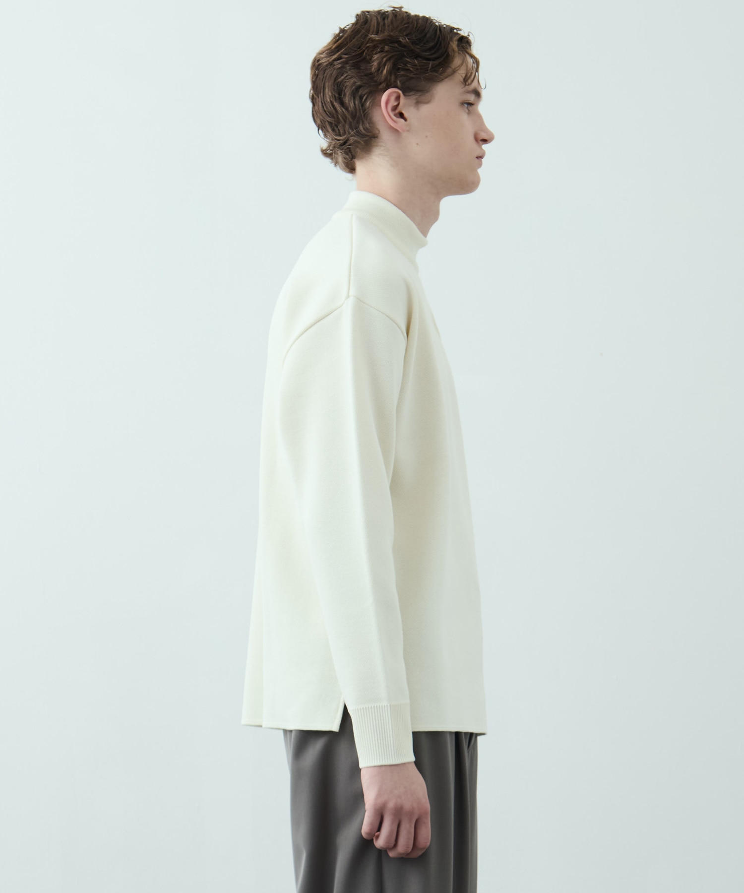 〈WEB限定〉SILVER WOOL MOCK NECK KNIT