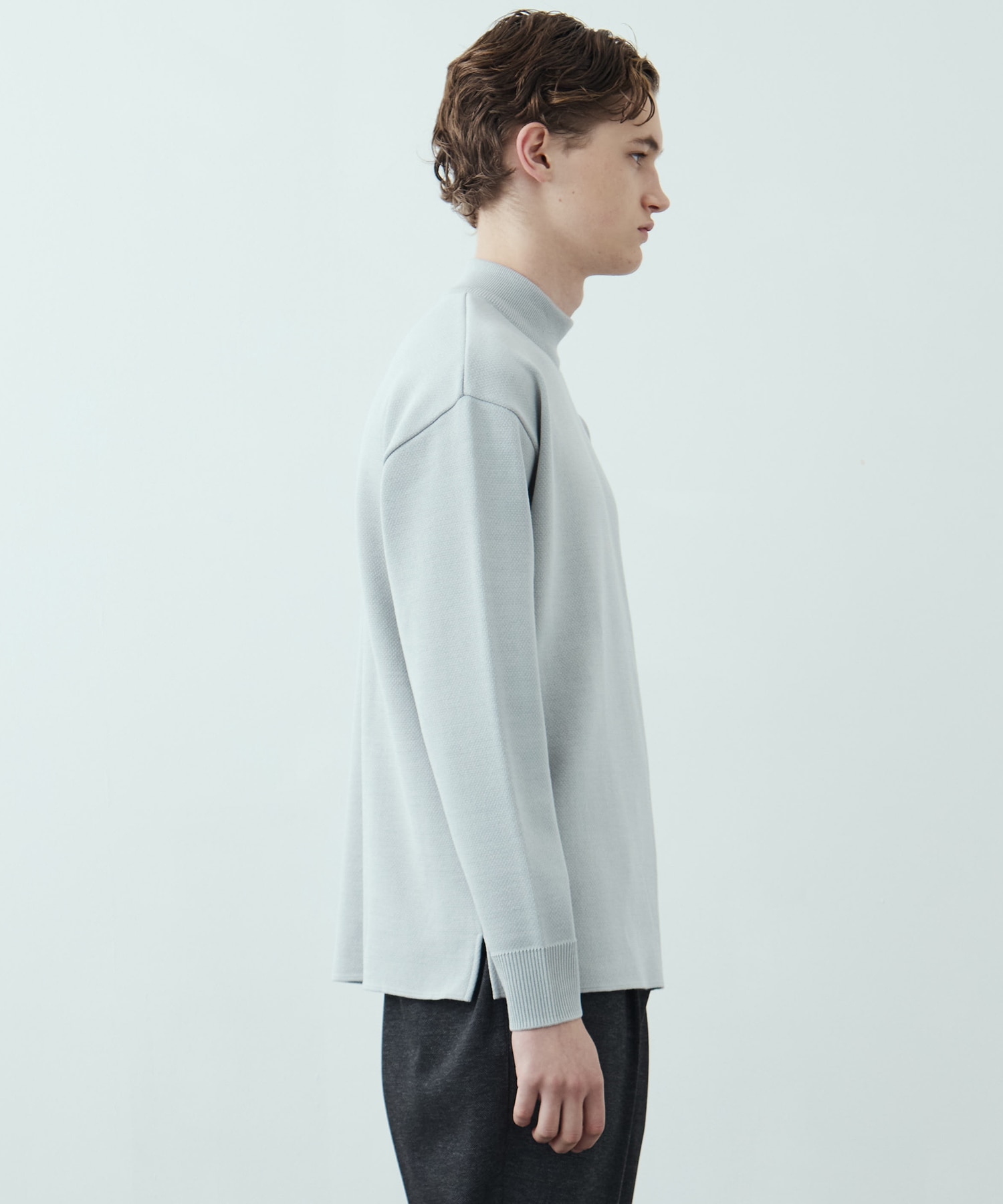 〈WEB限定〉SILVER WOOL MOCK NECK KNIT