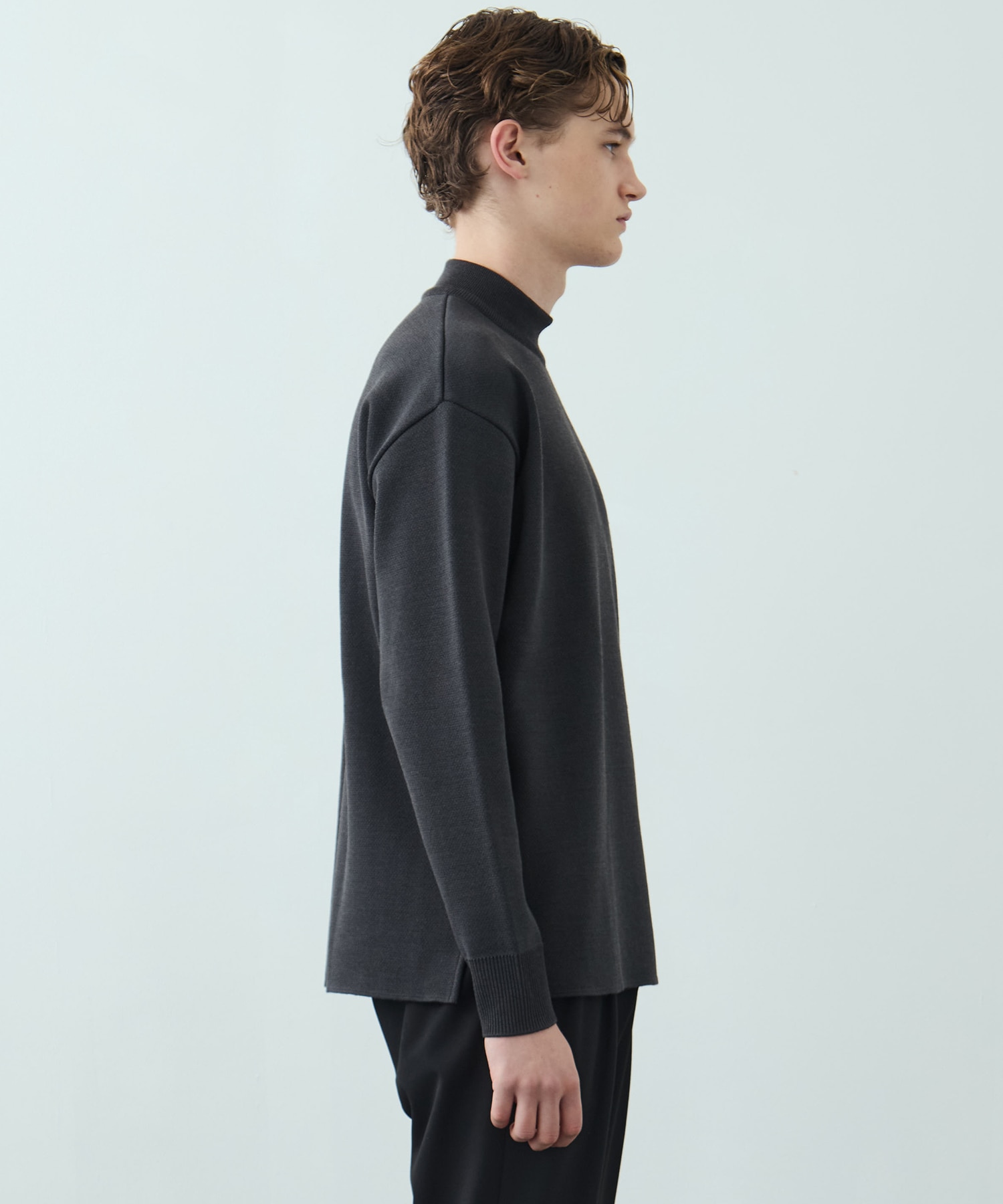 〈WEB限定〉SILVER WOOL MOCK NECK KNIT