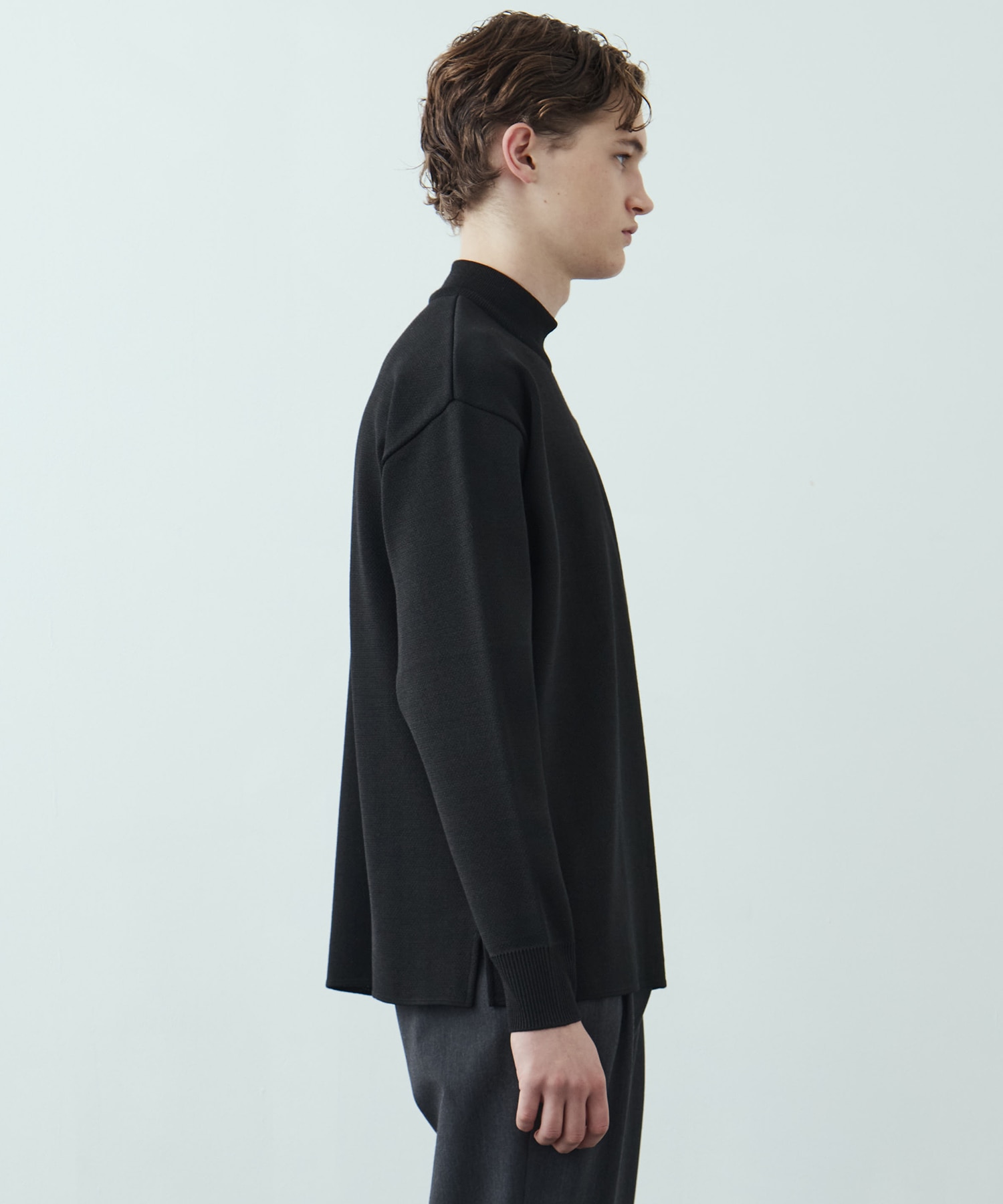 〈WEB限定〉SILVER WOOL MOCK NECK KNIT