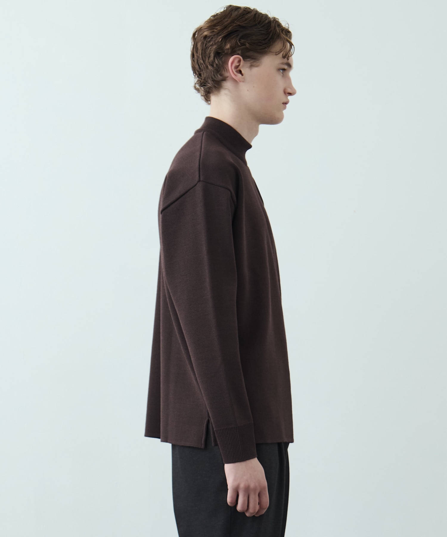 〈WEB限定〉SILVER WOOL MOCK NECK KNIT