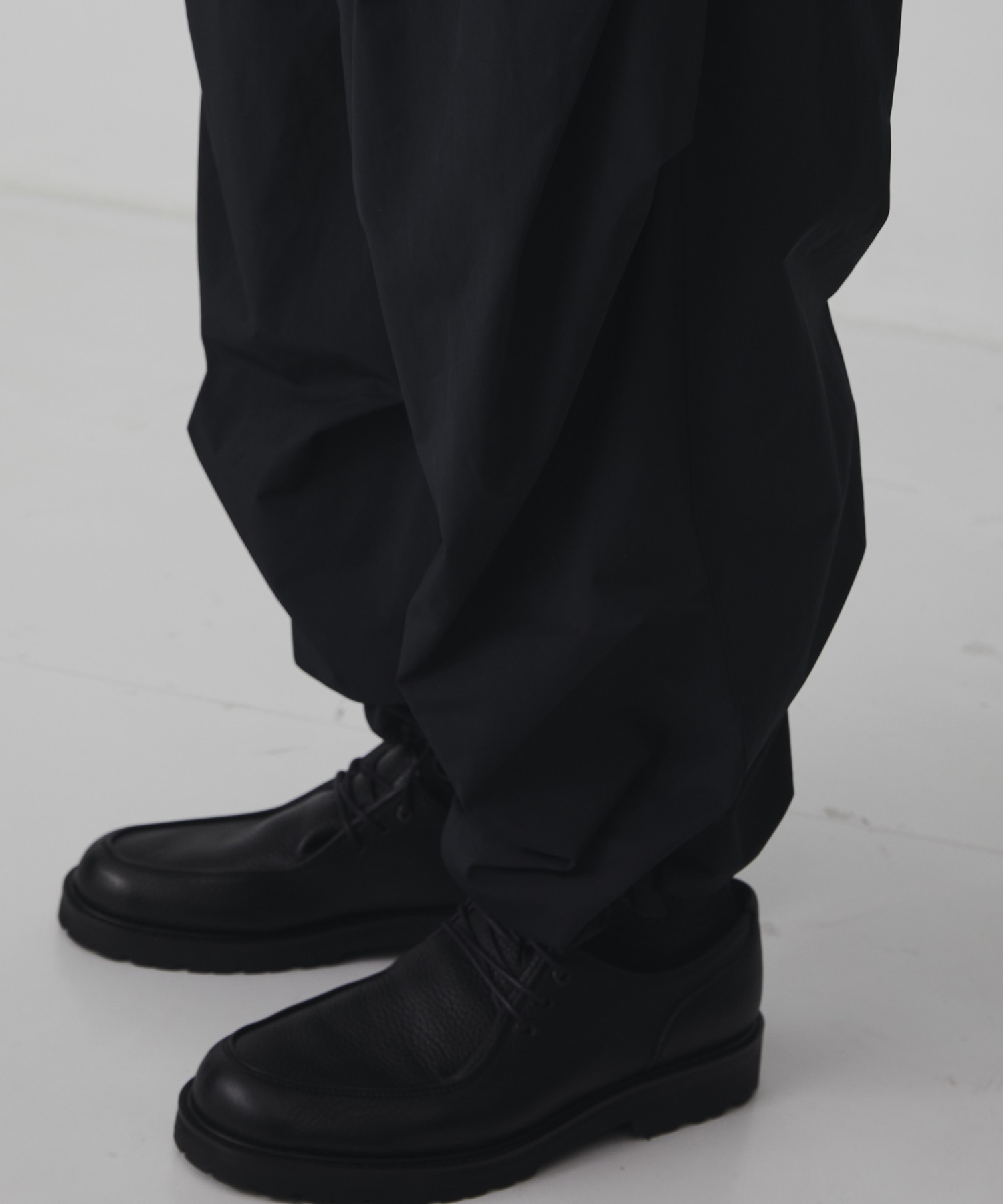 〈再入荷なし〉LIGHT DOLPHIN ワイドパラシュートパンツ