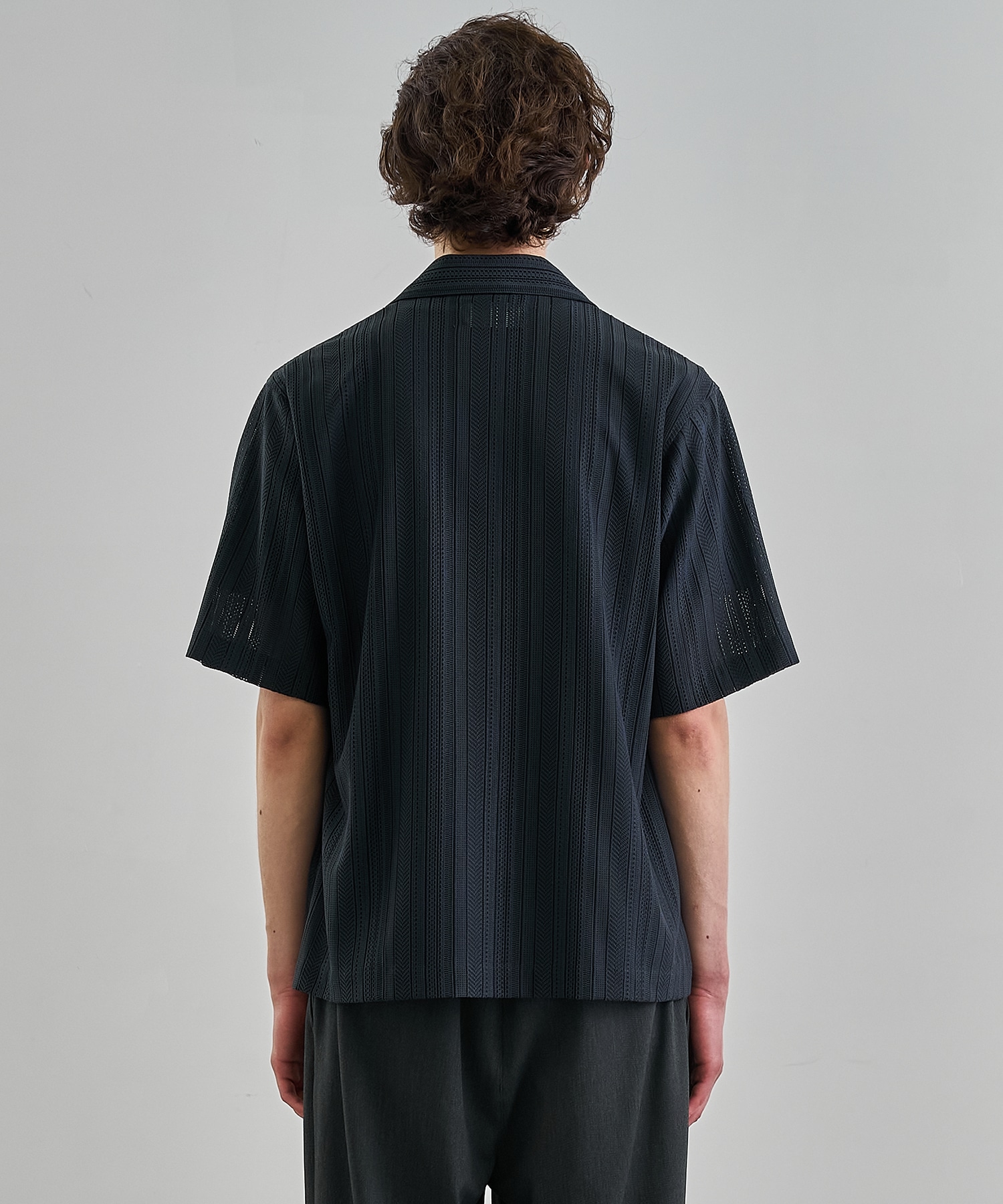 〈WEB限定｜先行予約〉ラッセルレースシアーシャツ