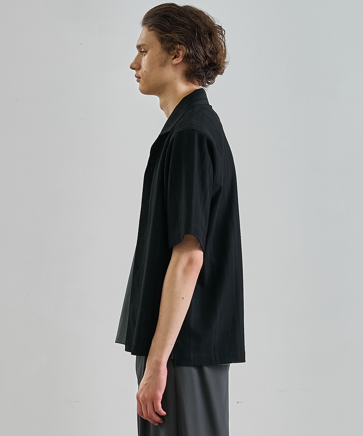 〈WEB限定｜先行予約〉ラッセルレースシアーシャツ