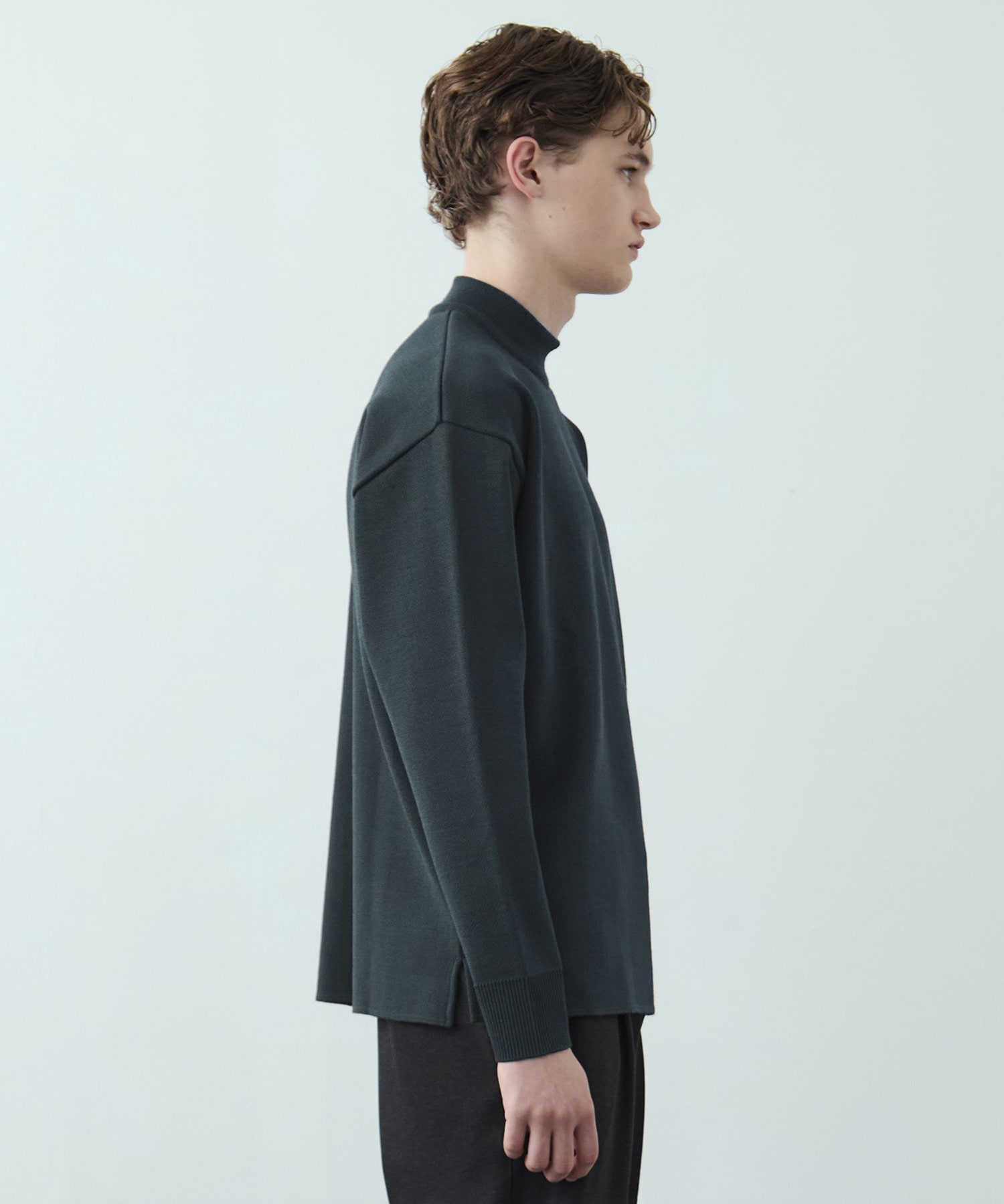 〈WEB限定|先行予約〉SILVER WOOL MOCK NECK KNIT