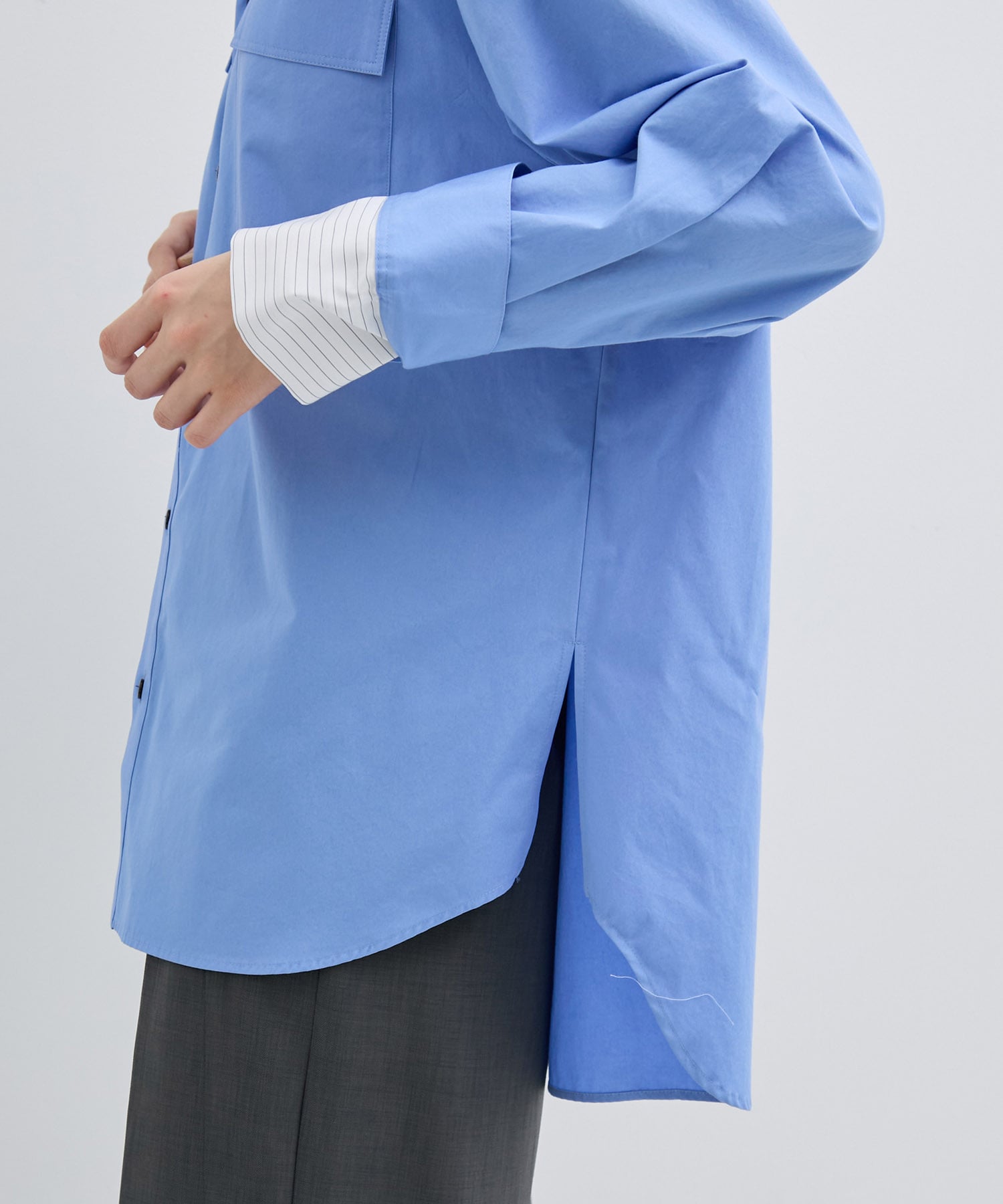 レイヤーカフスオーバーシャツ