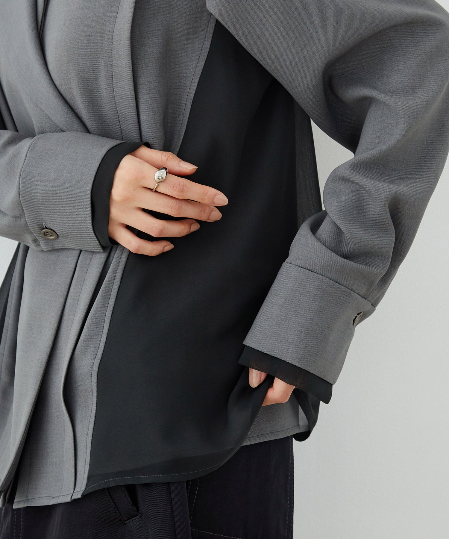 シアーレイヤーブラウス