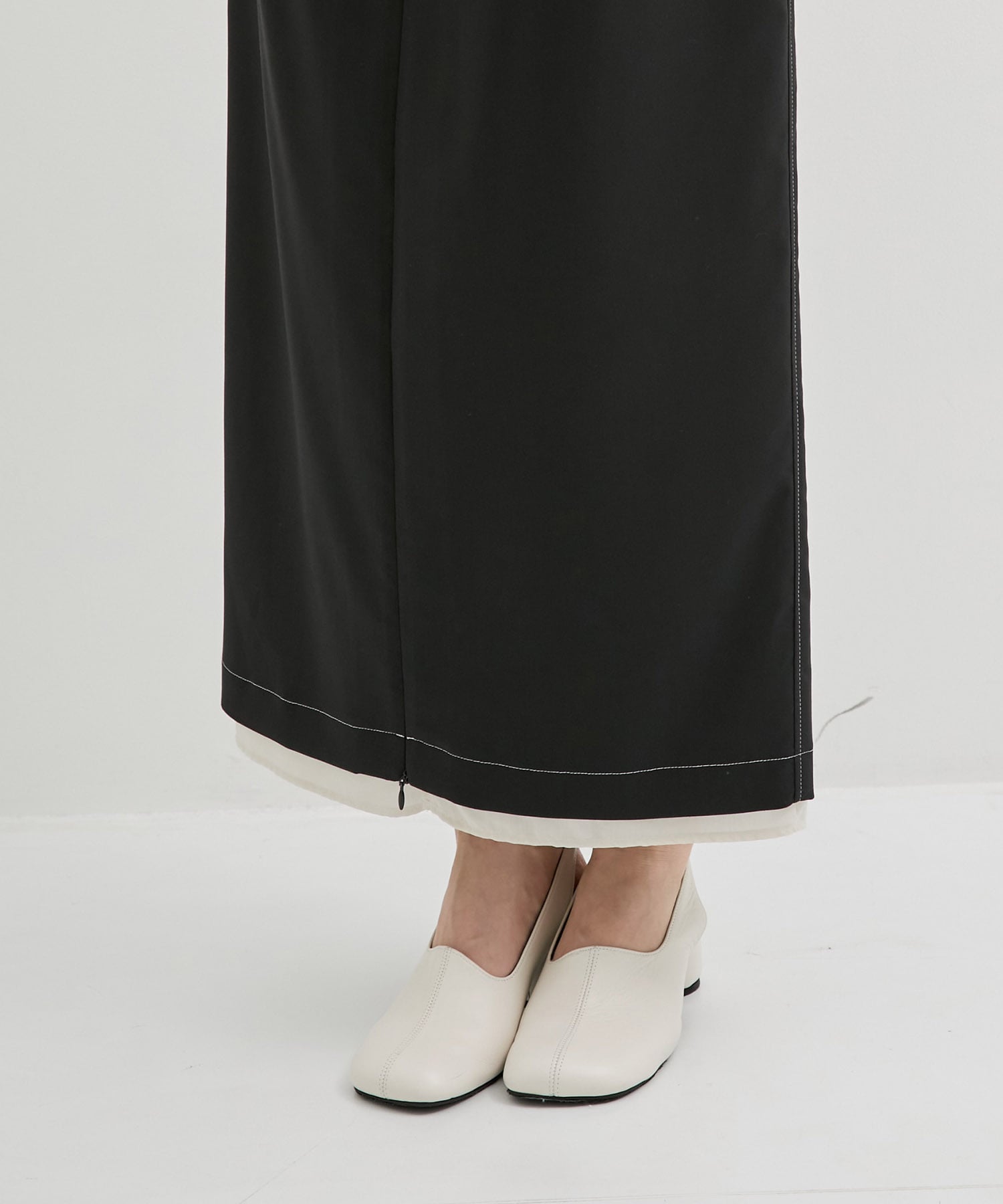 フロントスリットタイトスカート