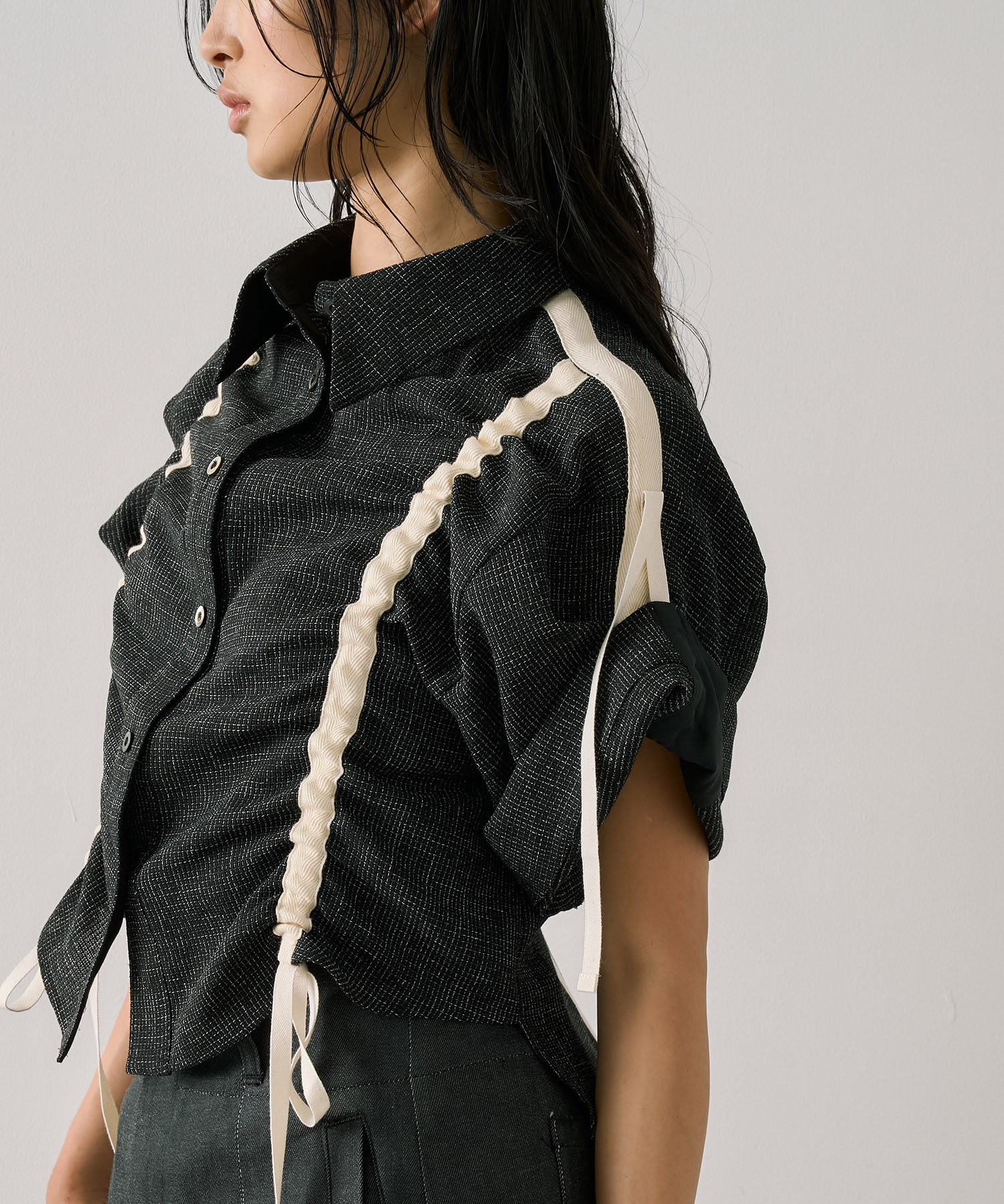 【オンラインストアのみ先行発売】Adjustable Length Mesh Shirt
