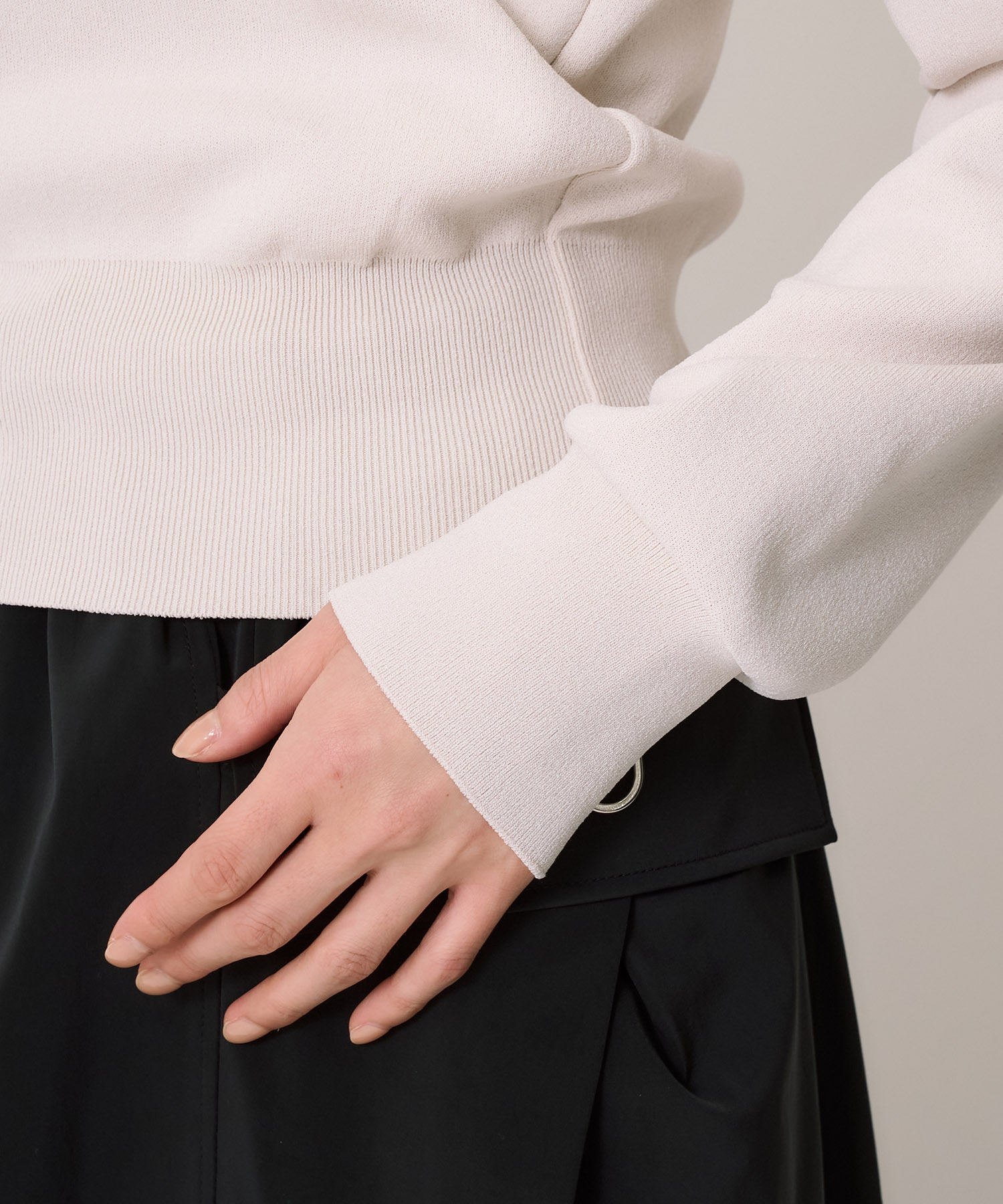 ショルダータックニットトップス