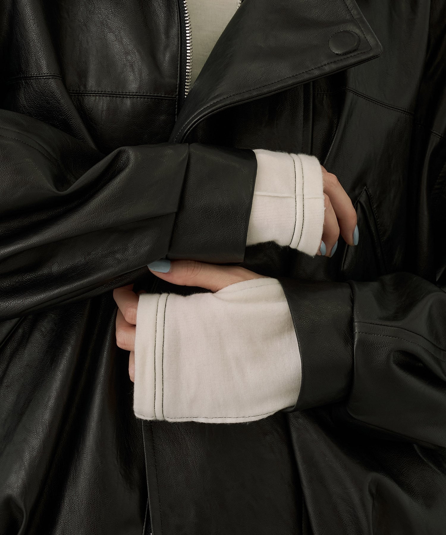 コクーンレザーボンバージャケット