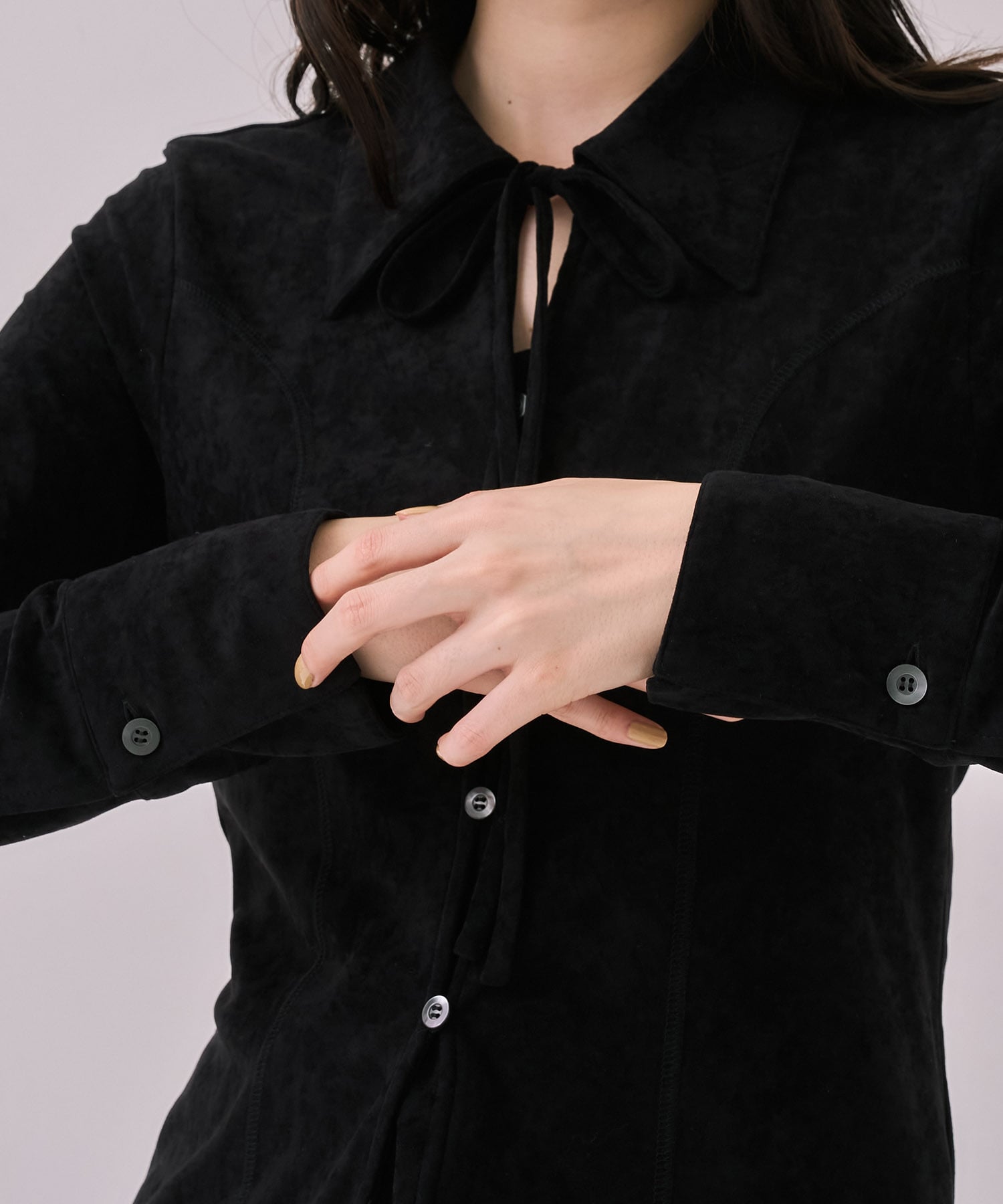 スリットネックベロアシャツ