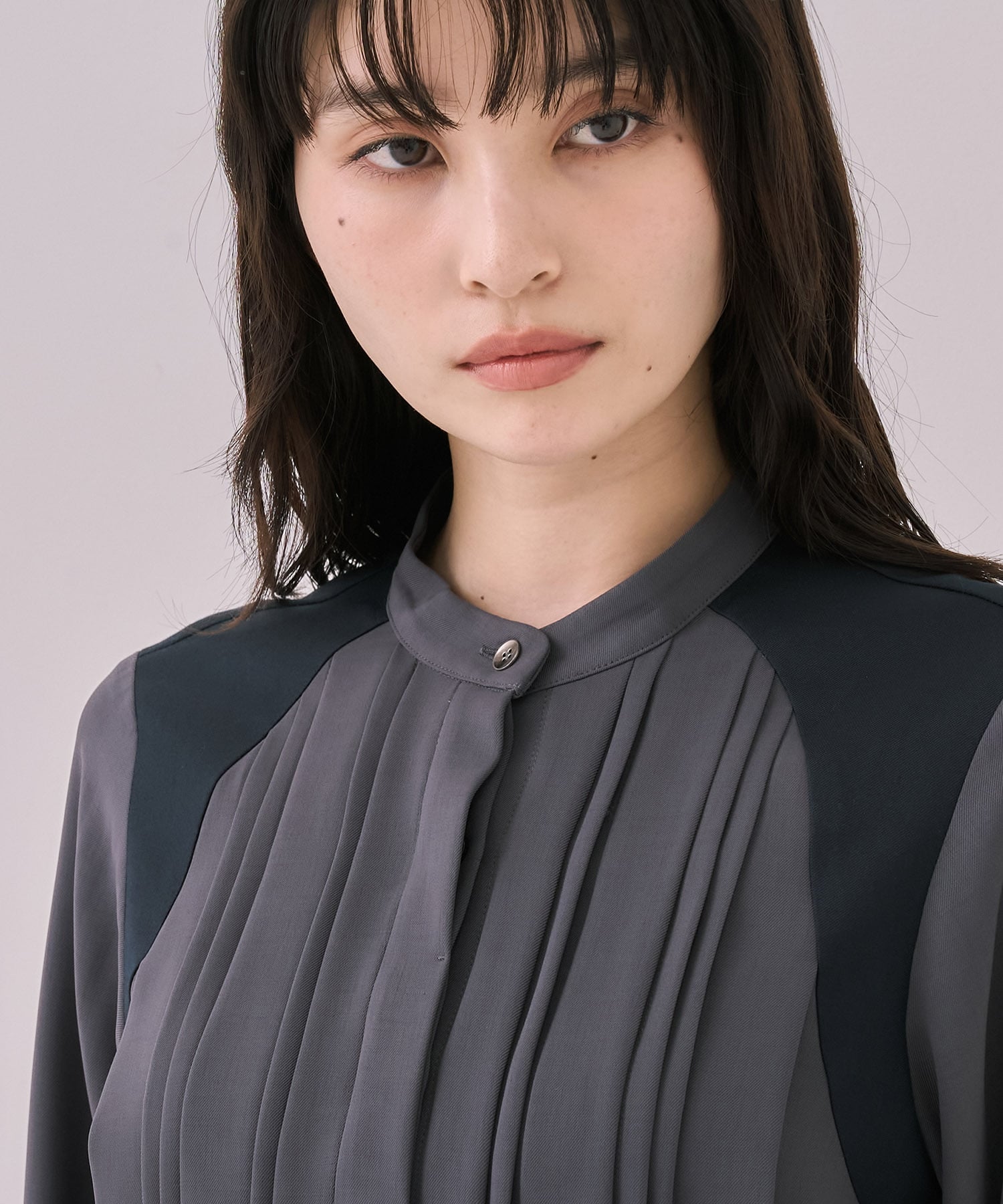 【WEB先行発売】ピンタックバイカラーブラウス