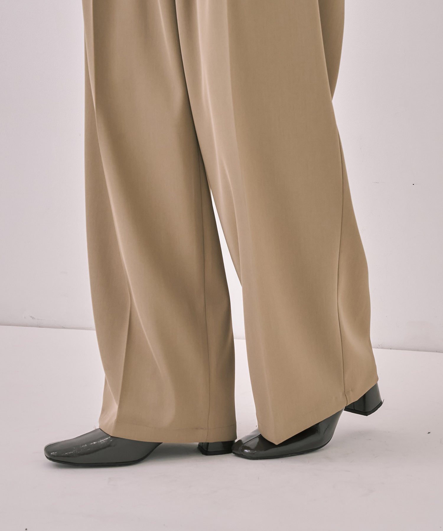 【WEB先行発売】アイレットベルトストレートパンツ