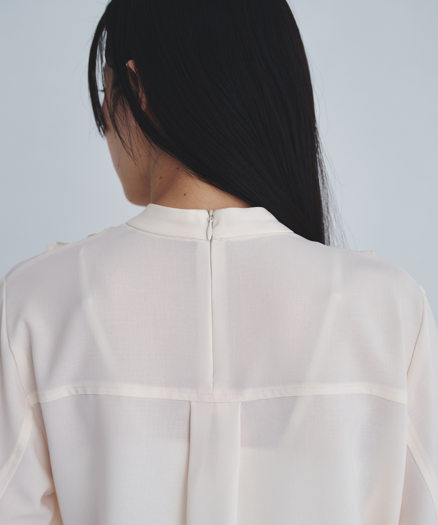 タックドレープシェイプブラウス