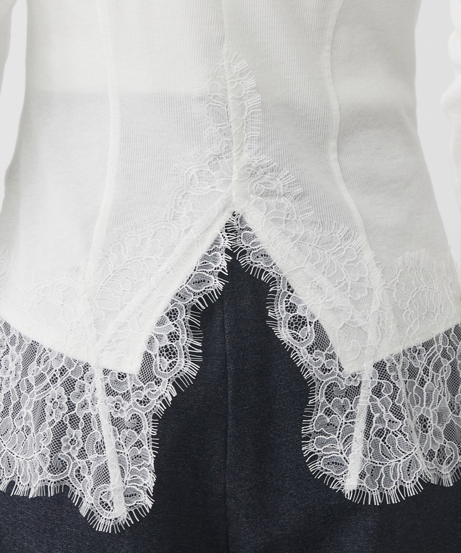 レースヘムスリットカットプルオーバー