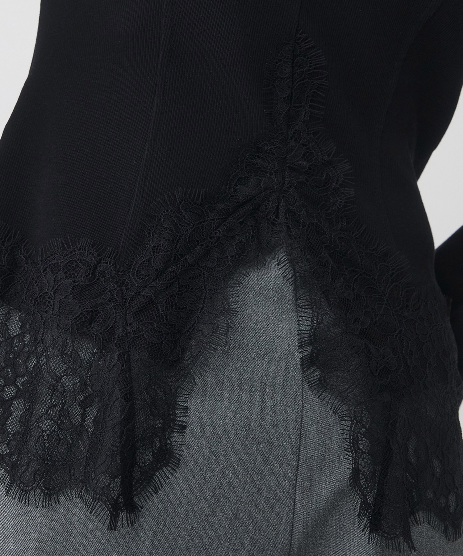 レースヘムスリットカットプルオーバー