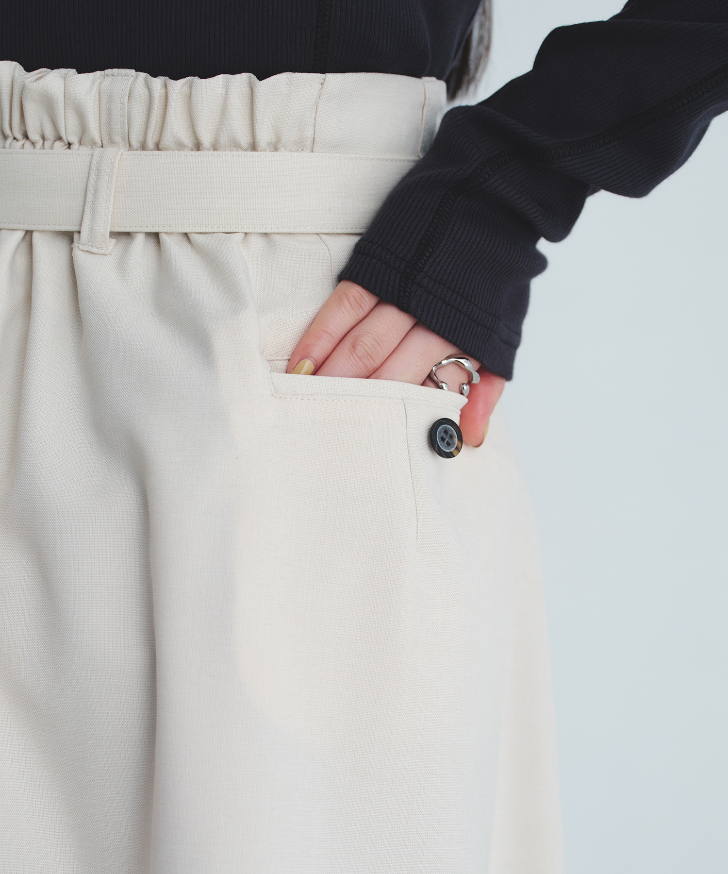 スラントタックホールアシメフレアスカート