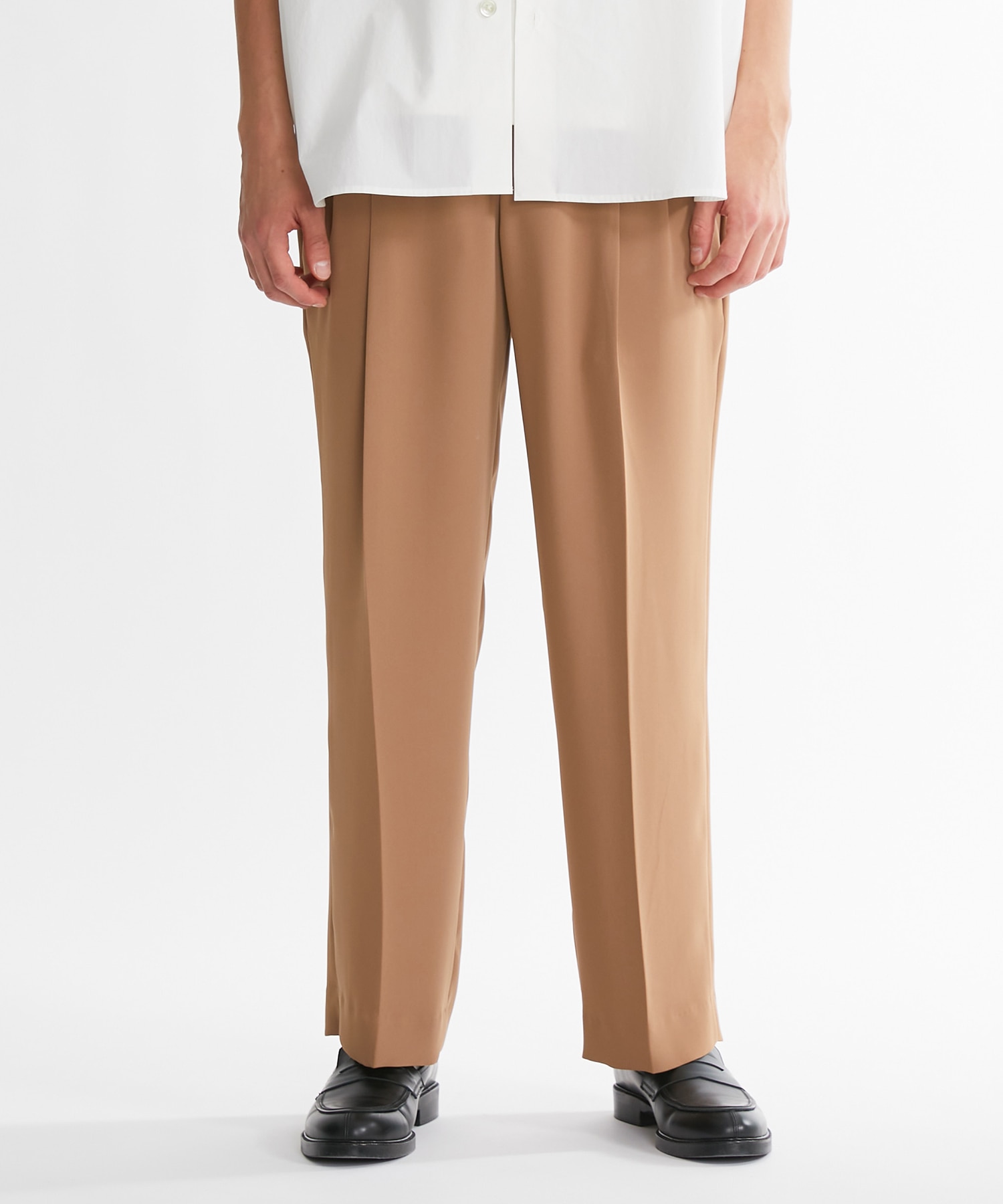 ドレープ２タックストレートパンツ