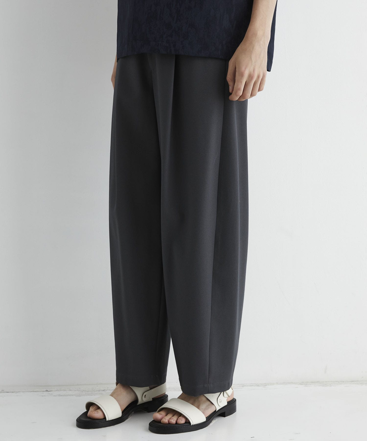 ハイツイスト バレルチノパンツ