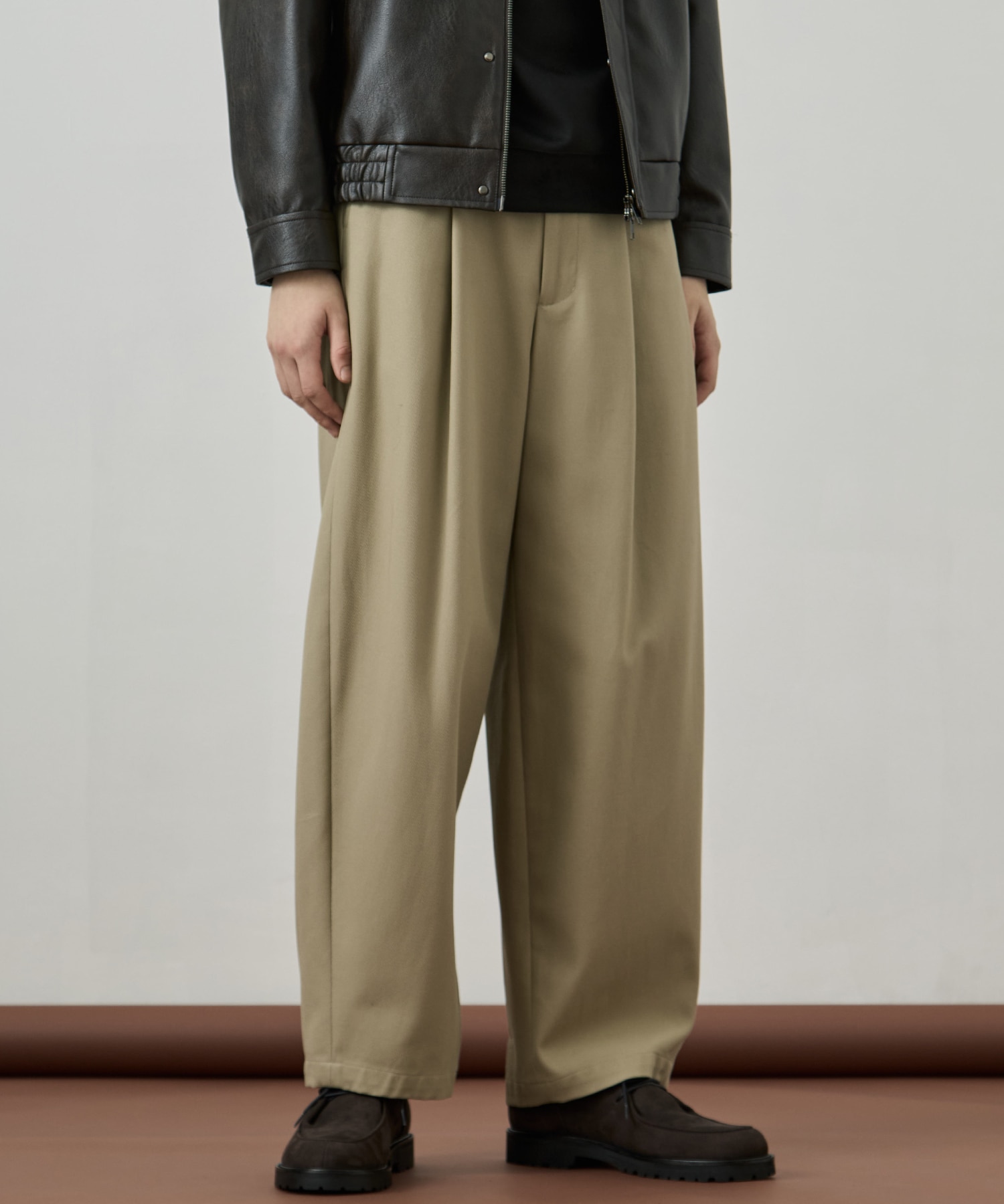 ハイツイスト バレルチノパンツ