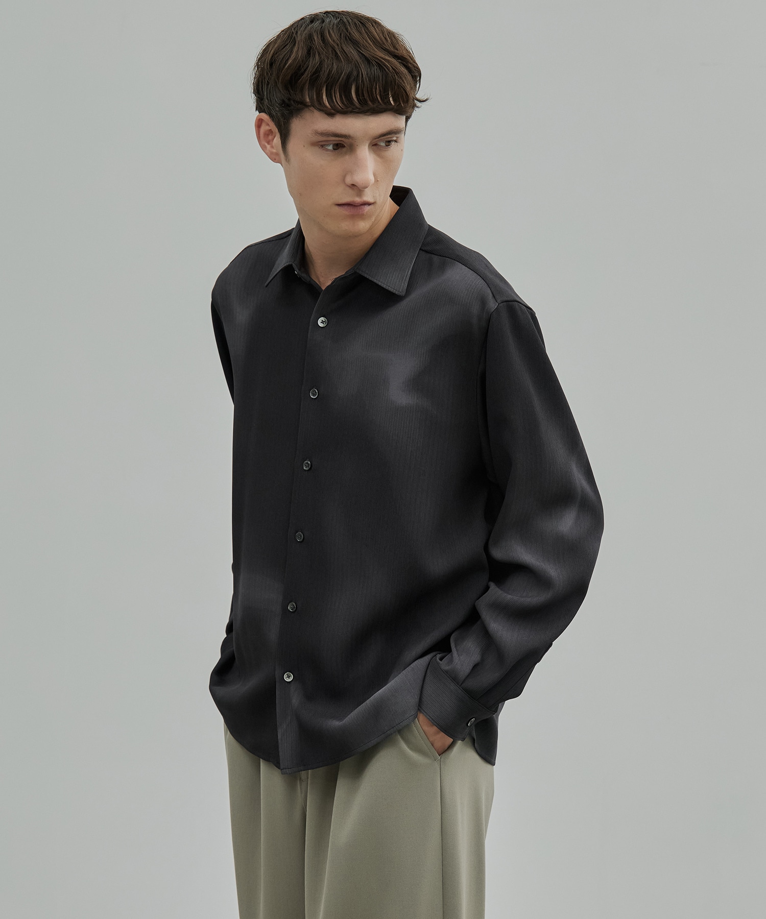 〈新発売〉COLD DRY GRADATION PLEATS ロングスリーブシャツ