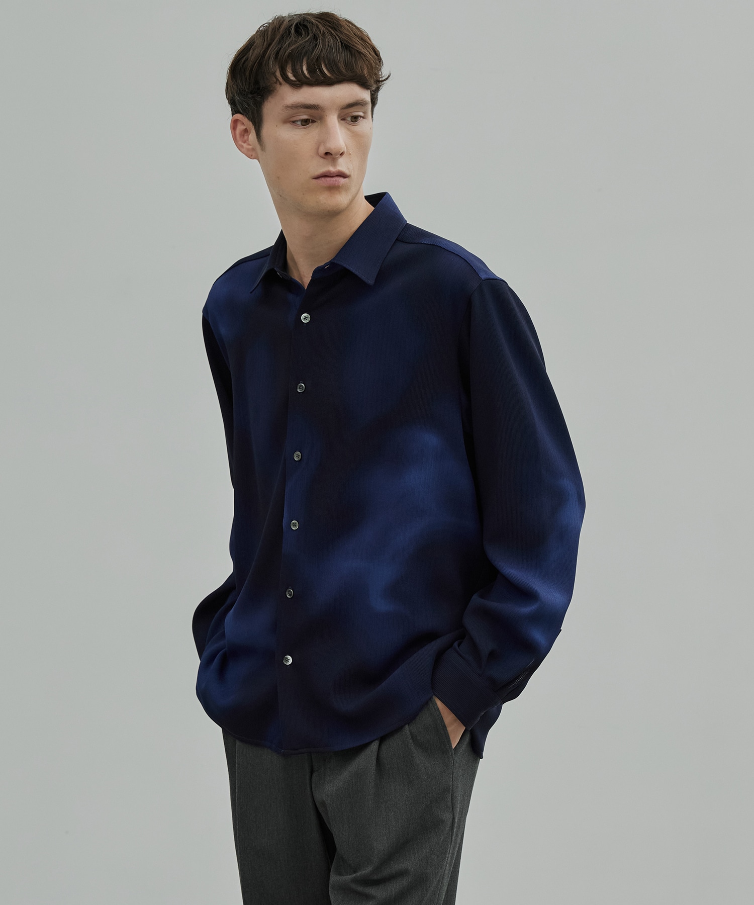 〈新発売〉COLD DRY GRADATION PLEATS ロングスリーブシャツ