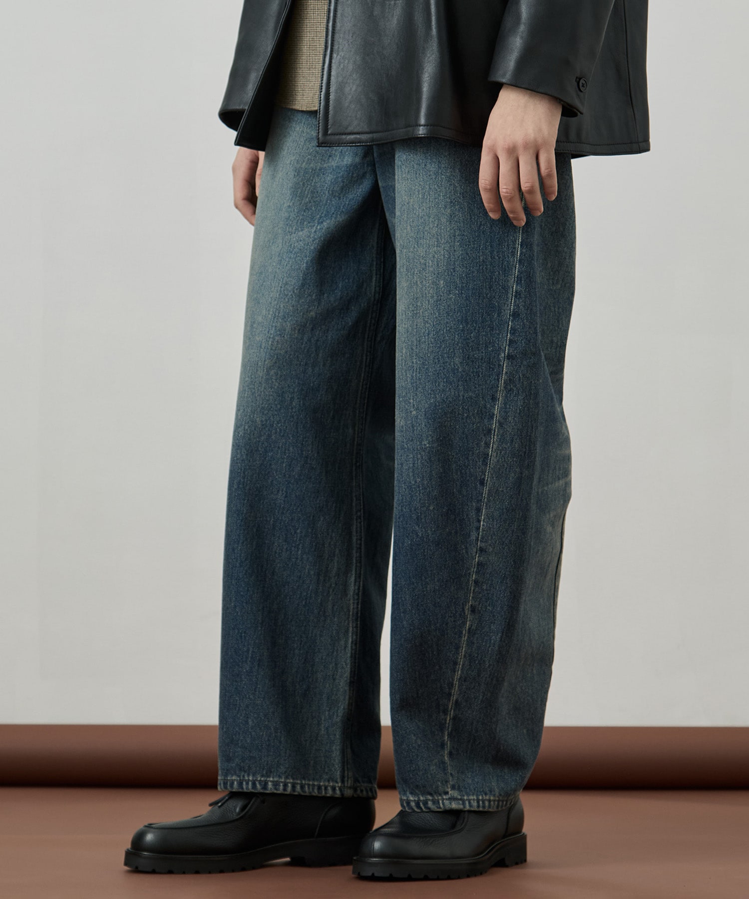 オーバーダイバレルデニムパンツ