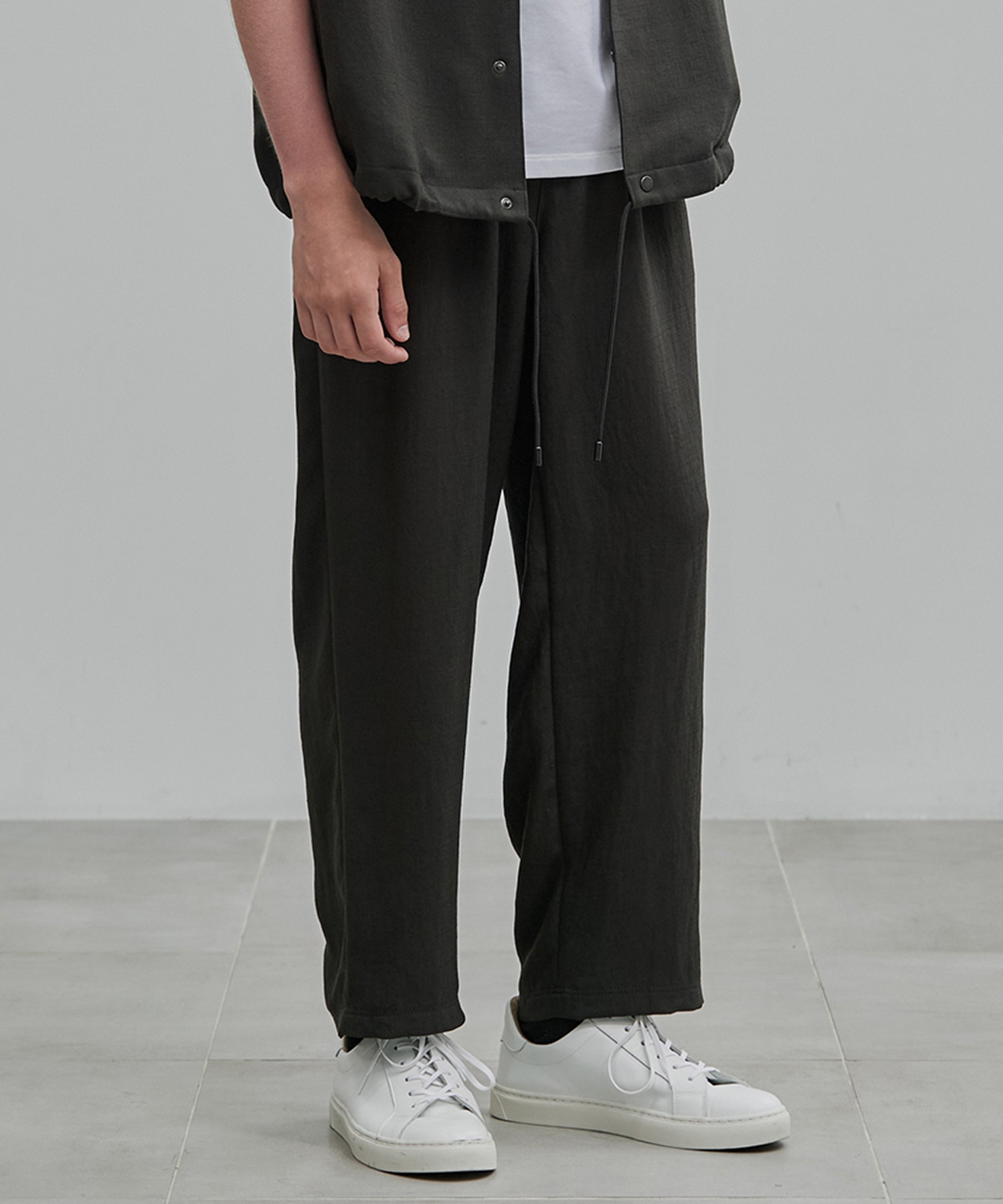 〈新発売〉MODERN SILK LINEN イージーパンツ