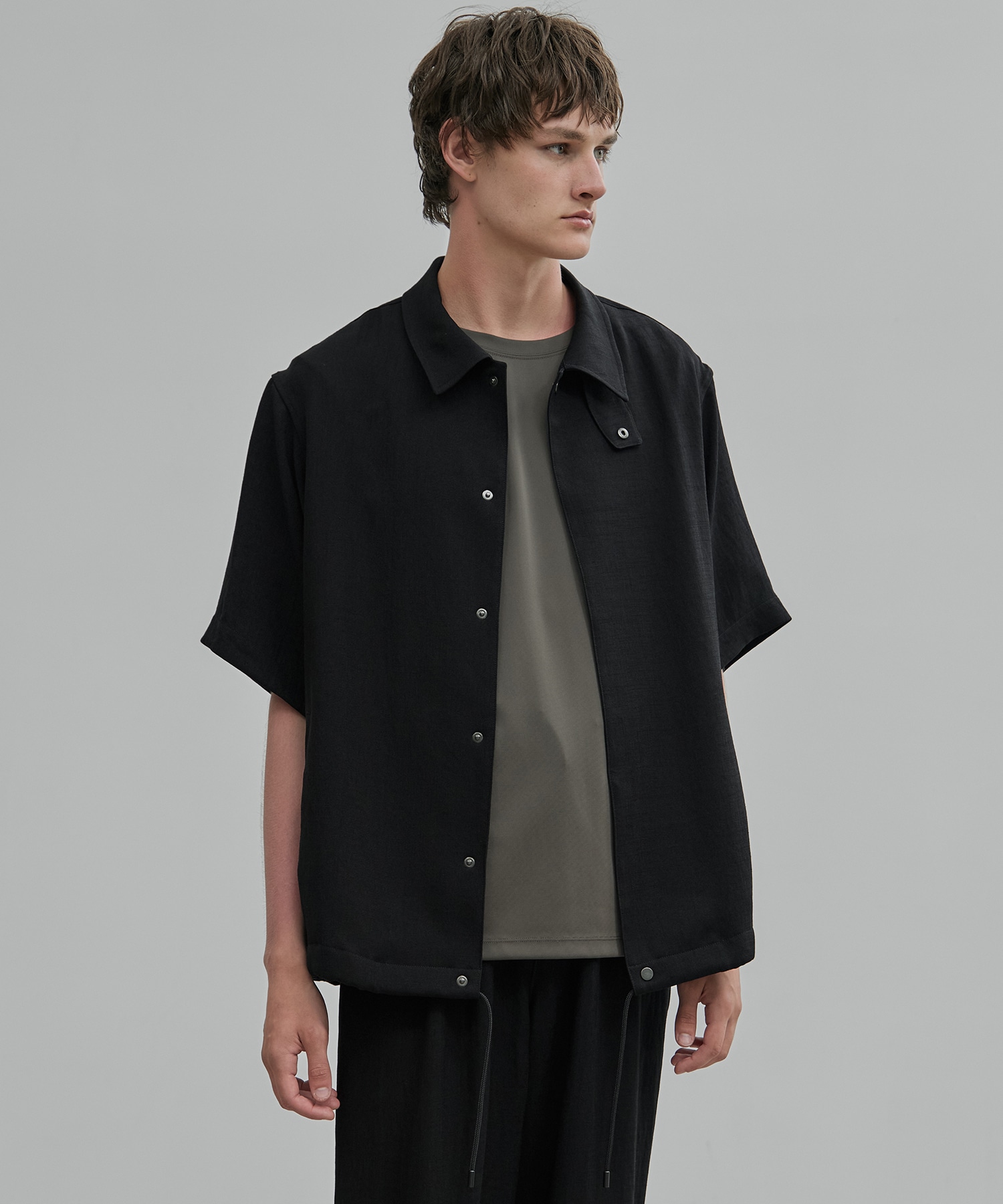 〈新発売〉MODERN SILK LINEN ショートスリーブブルゾン