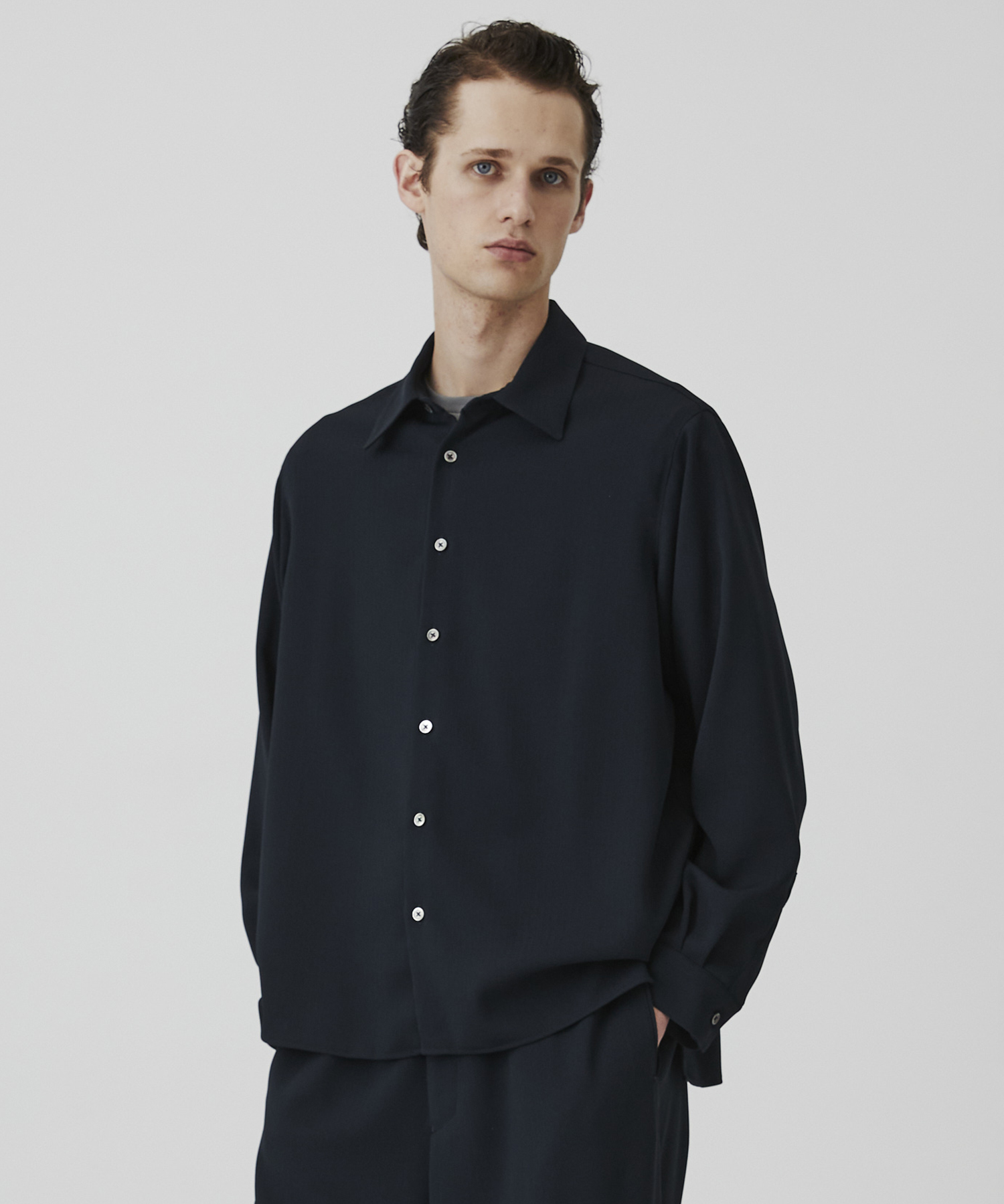 COLD DRY PLEATS レギュラーカラーシャツ