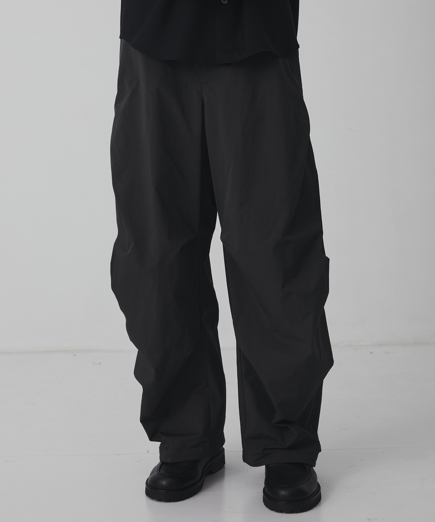 〈2026SS〉LIGHT DOLPHIN ワイドパラシュートパンツ