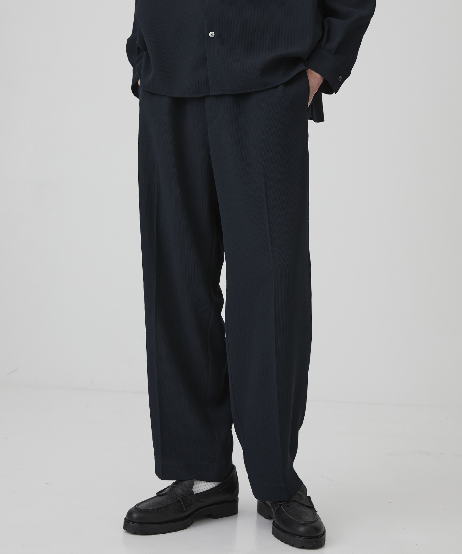 COLD DRY PLEATS シームレスイージーパンツ