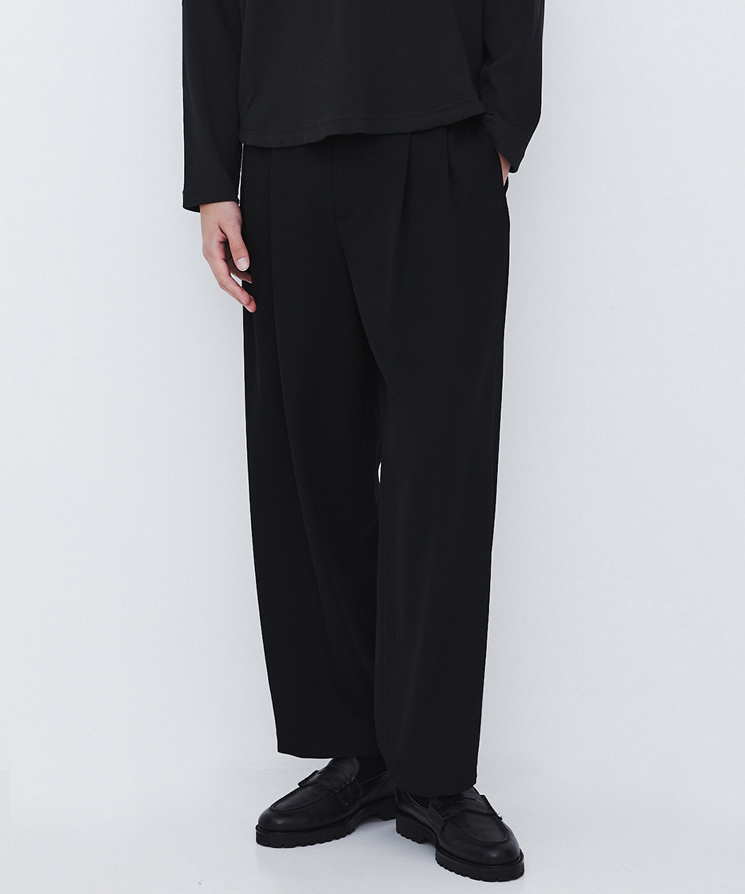 〈WEB先行販売〉超撥水 WOOL GABARDINE 2タックバレルパンツ