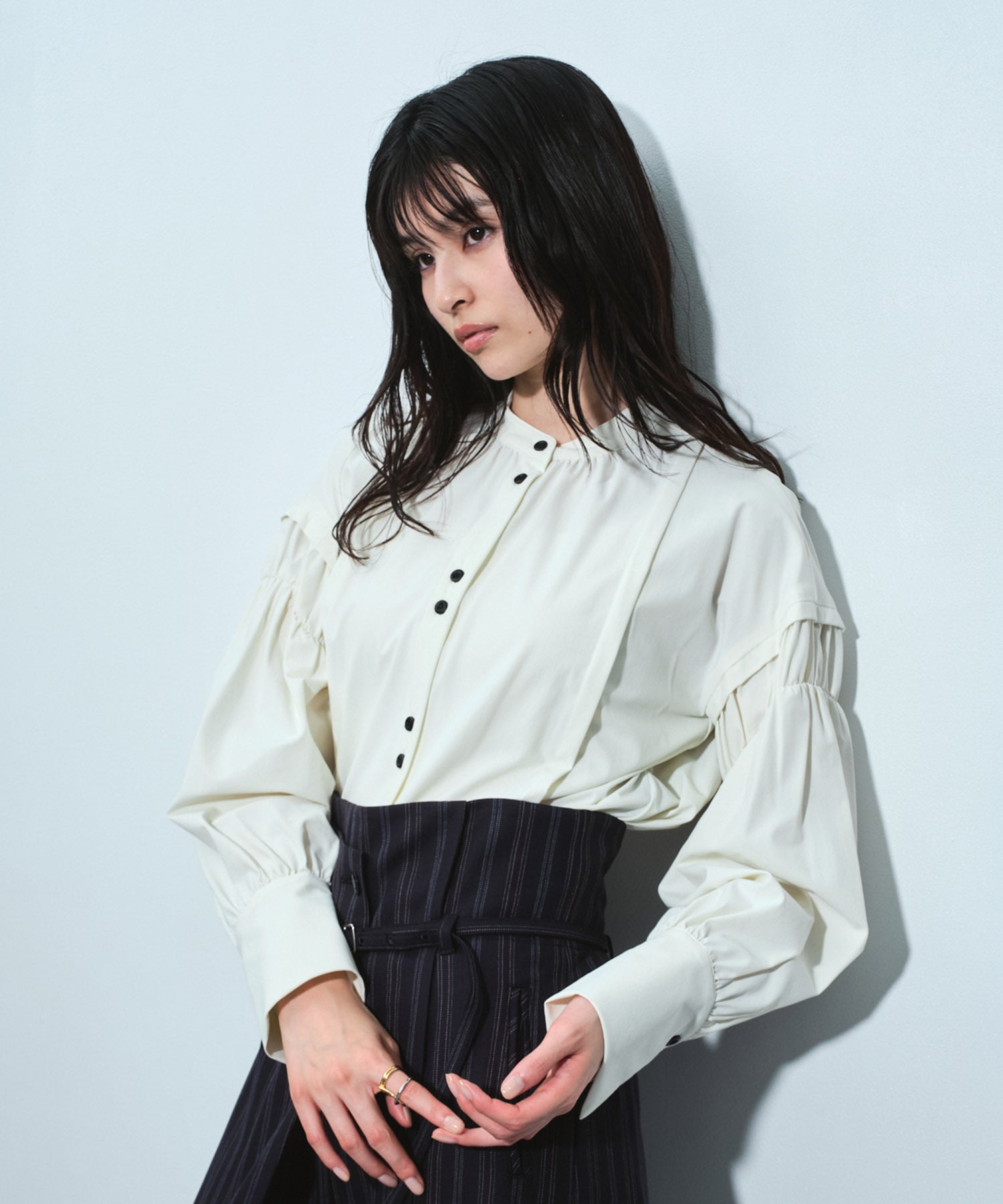 〈残りわずか〉ボリュームスリーブギャザーブラウス