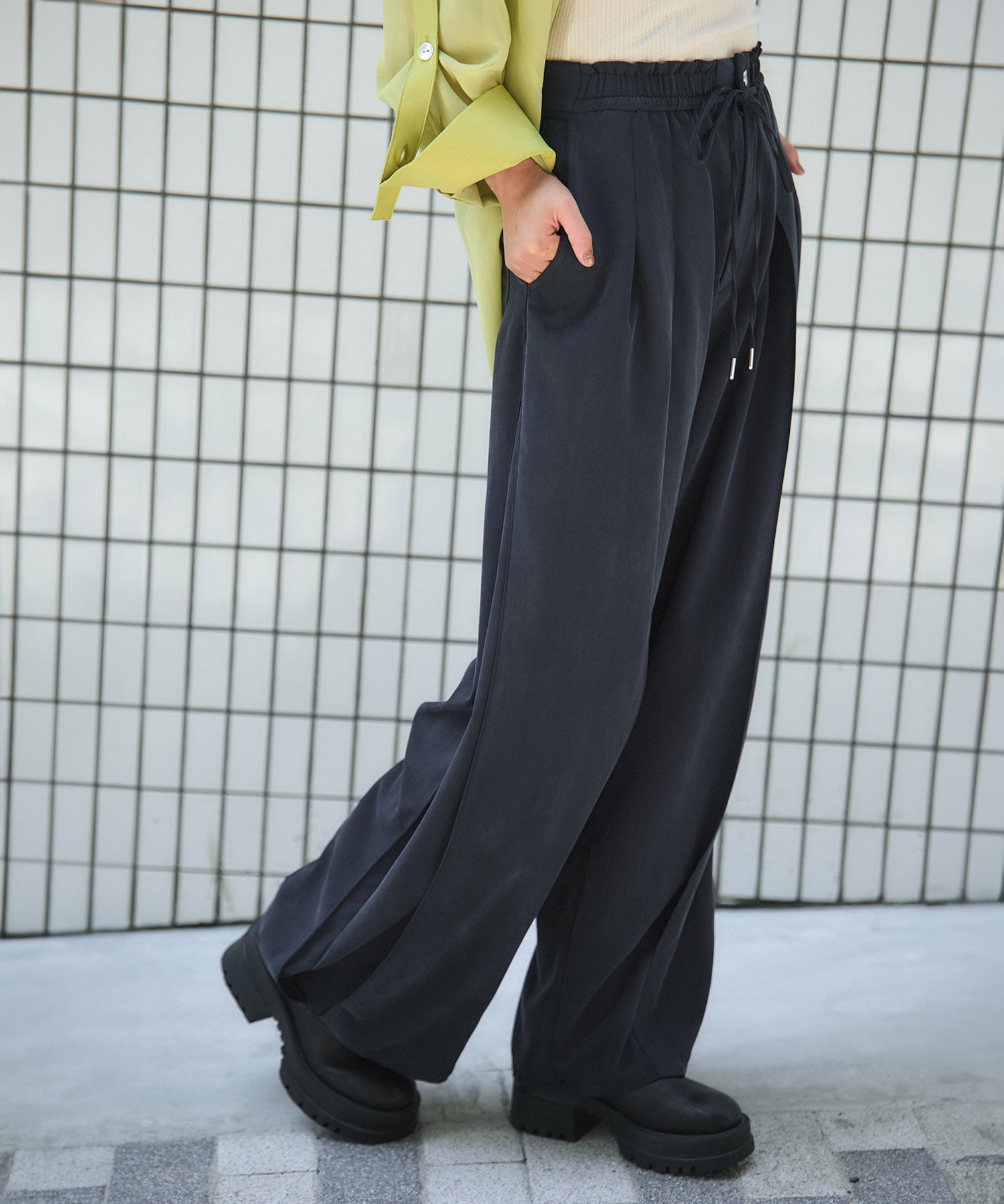 レーヨンフィブリルワイドパンツ