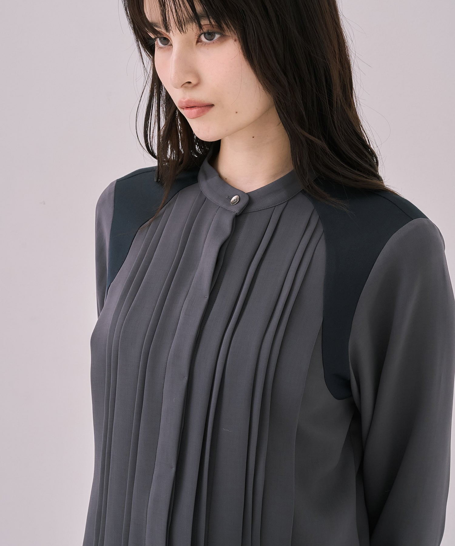 【WEB先行発売】ピンタックバイカラーブラウス