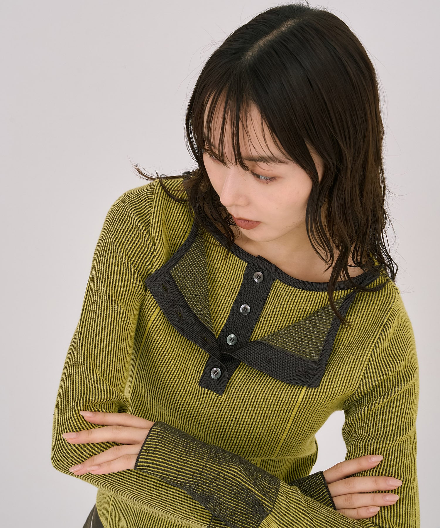 Wカラーレイヤーニット