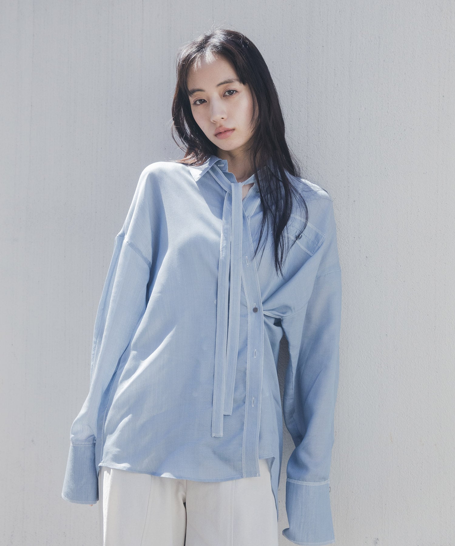 〈残りわずか〉シアーデニムトリムシャツ