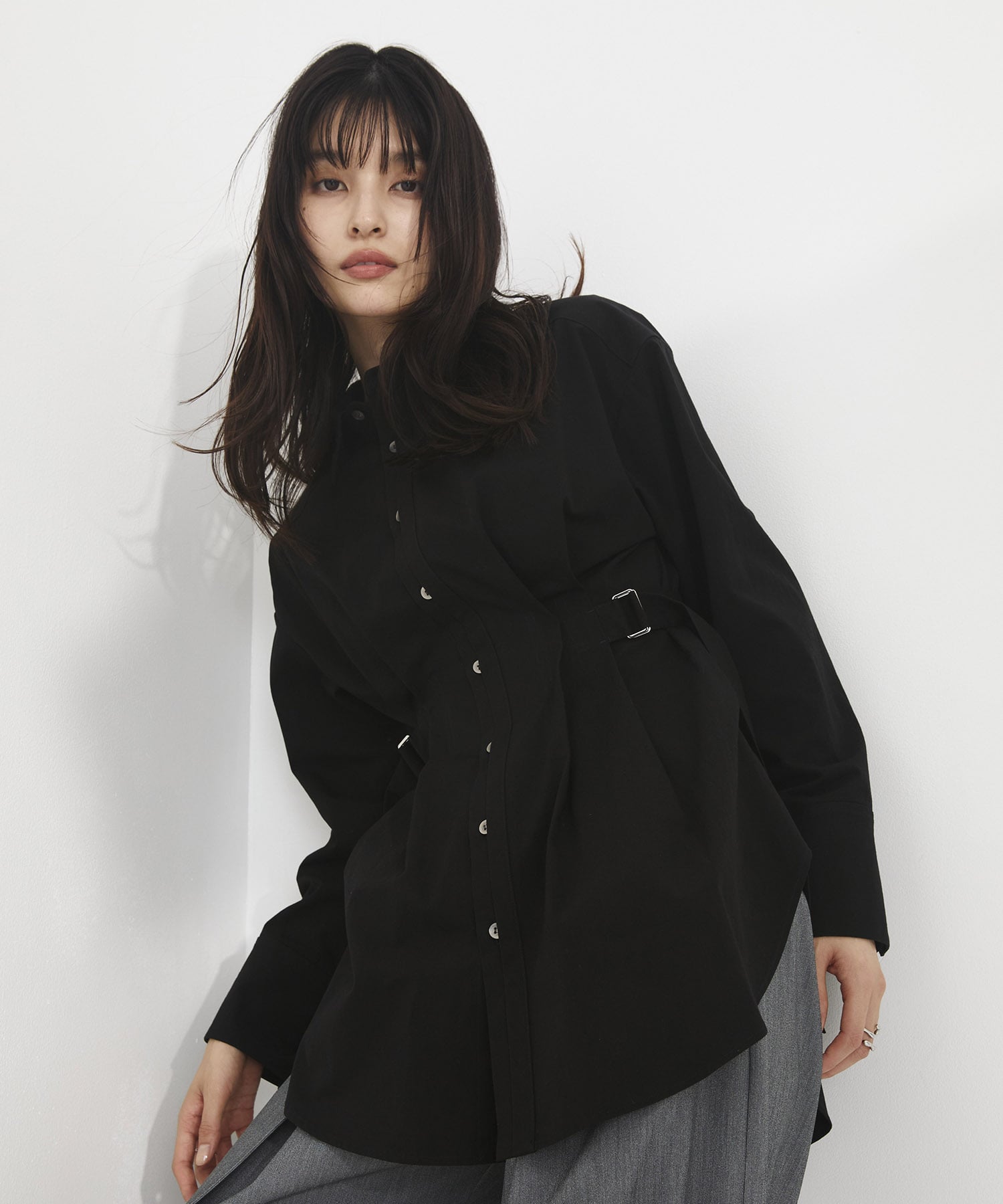 タックゴムシェイプベルトシャツ