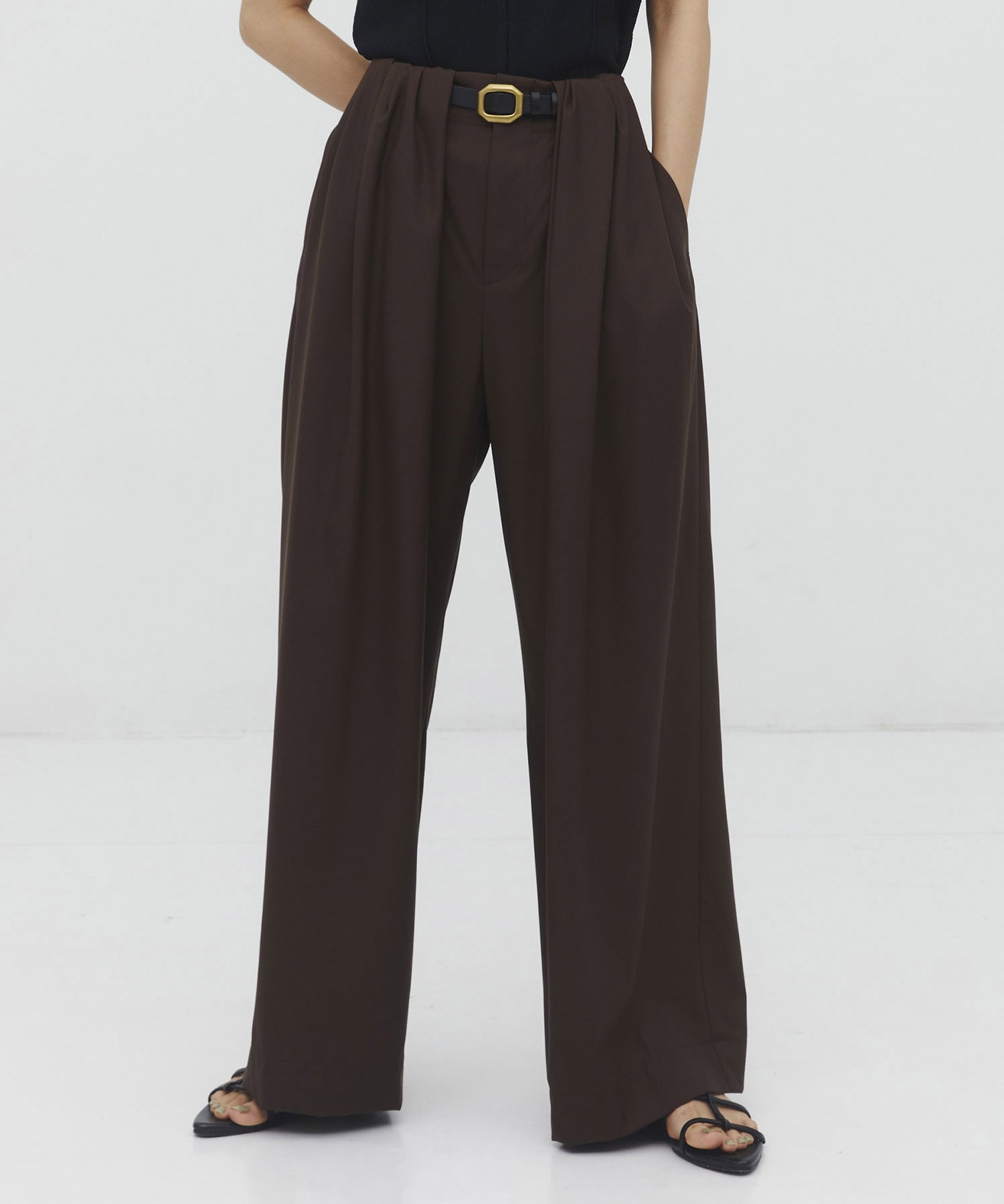 〈サイズ2残りわずか〉Super140s Summer Wool Relax Trousers