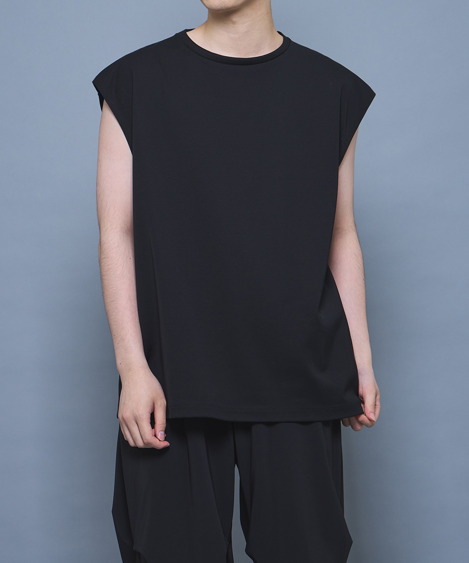 テクノラマノースリーブTシャツ