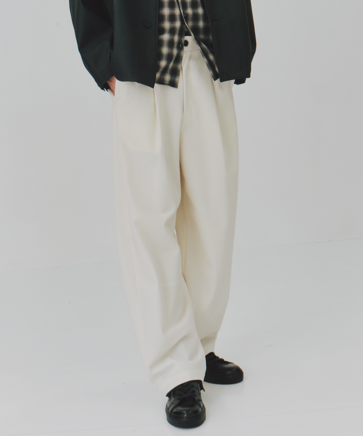 ハイツイスト バレルチノパンツ