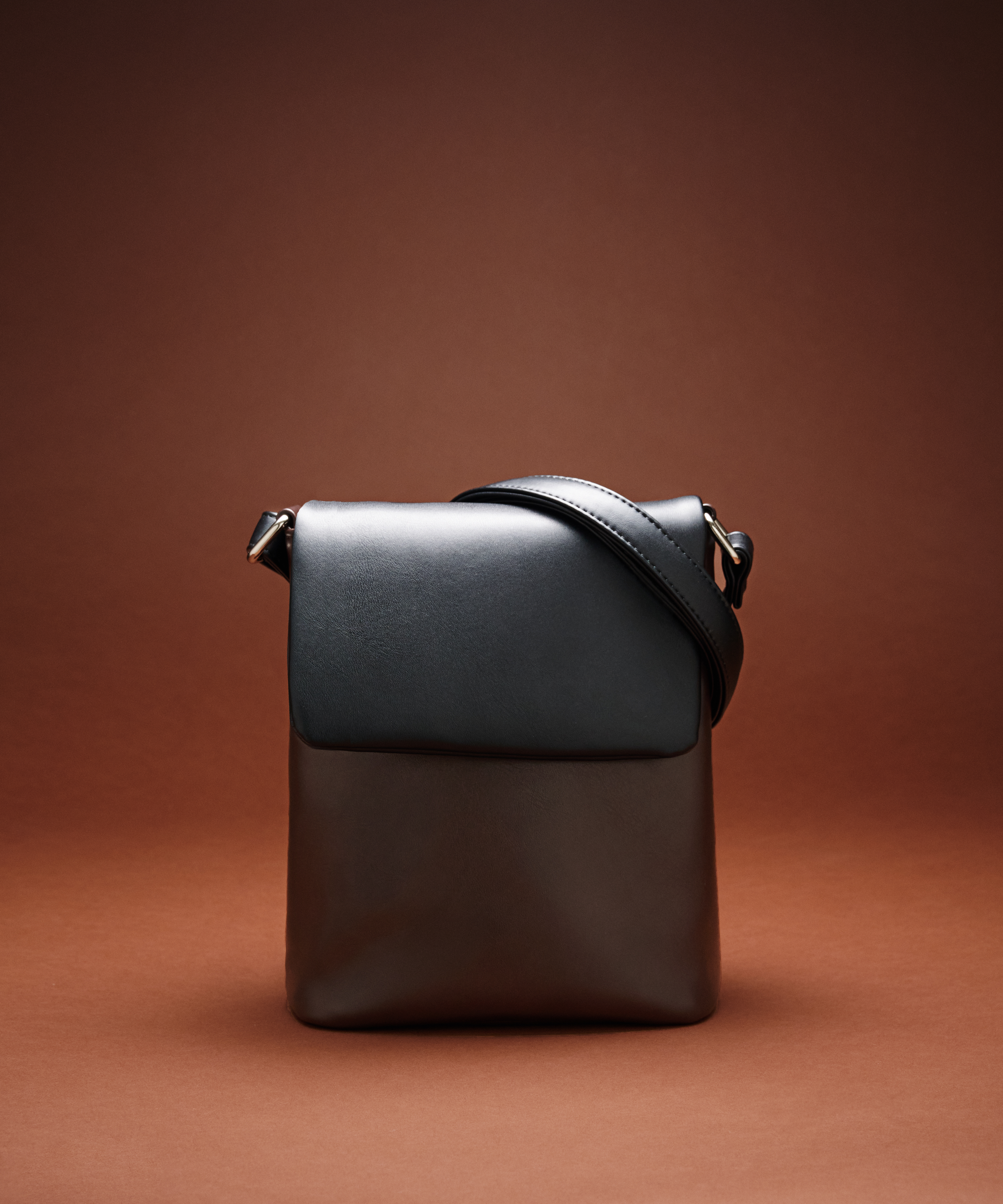 LEATHER SHOULDER MINI BAG