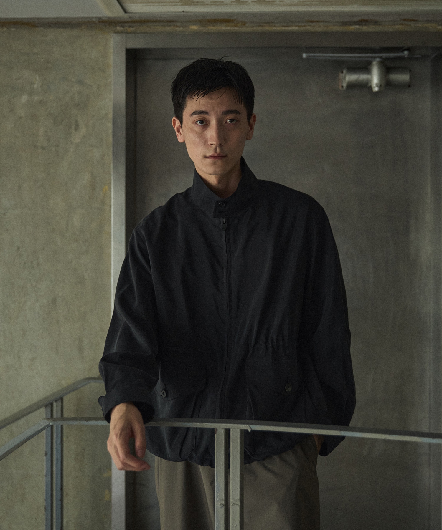サンドウォッシュシルクナイロン 2WAYスタンドブルゾン